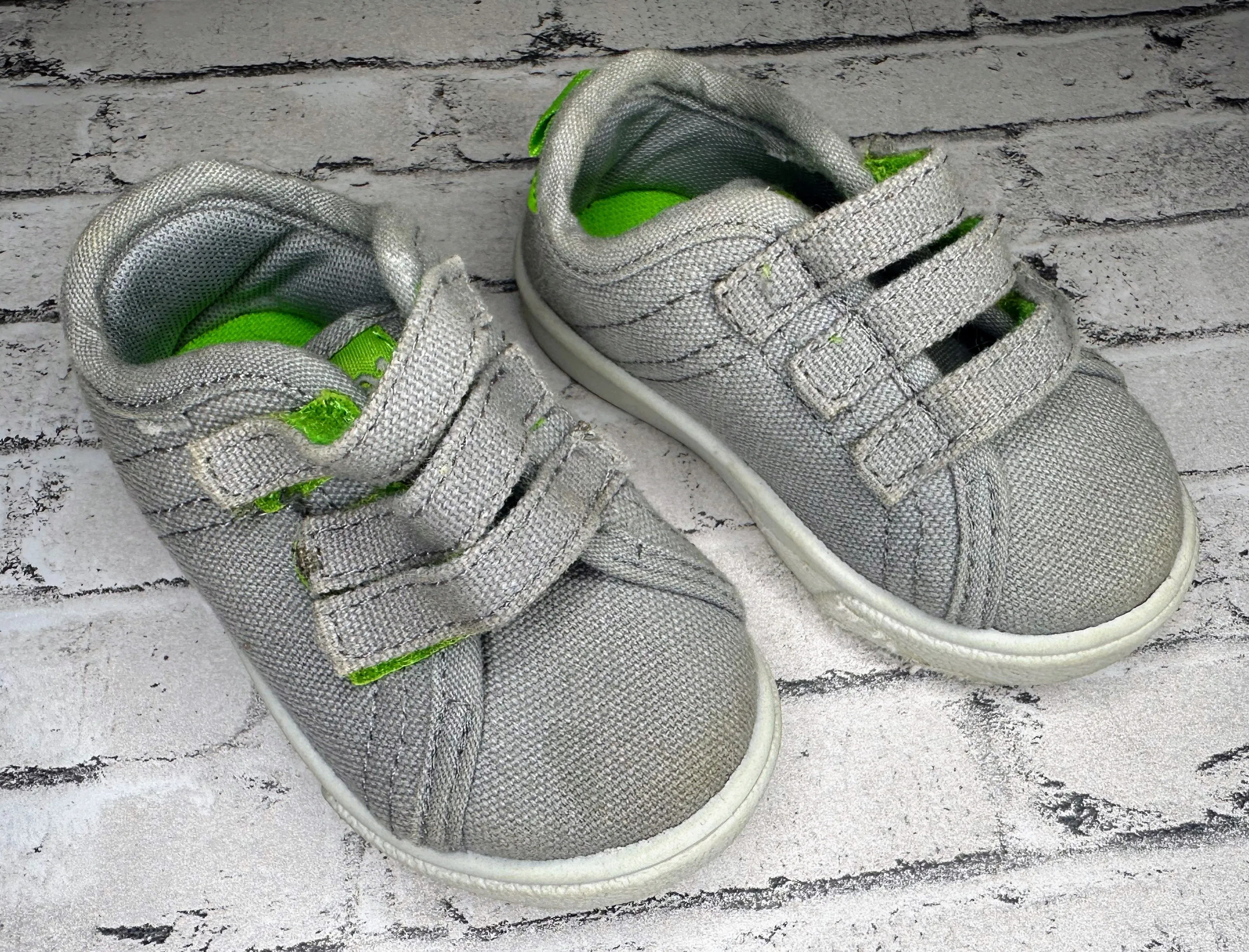 Split Toe Tennis Shoes And1: Gray Tennis- 3c