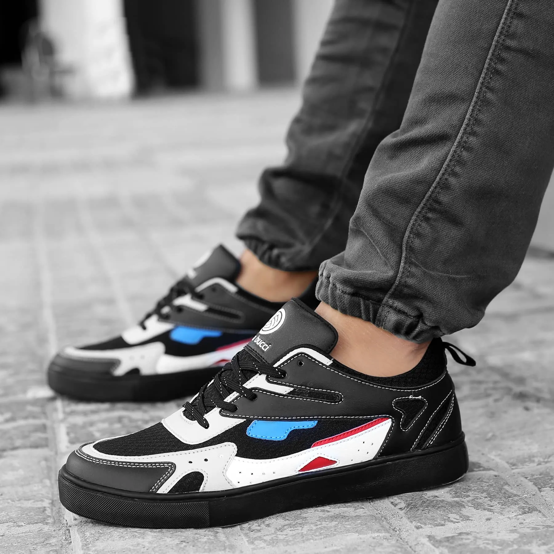 Bacca Bucci Grand 2.0 Wearing Flat Shoes On Leg Day