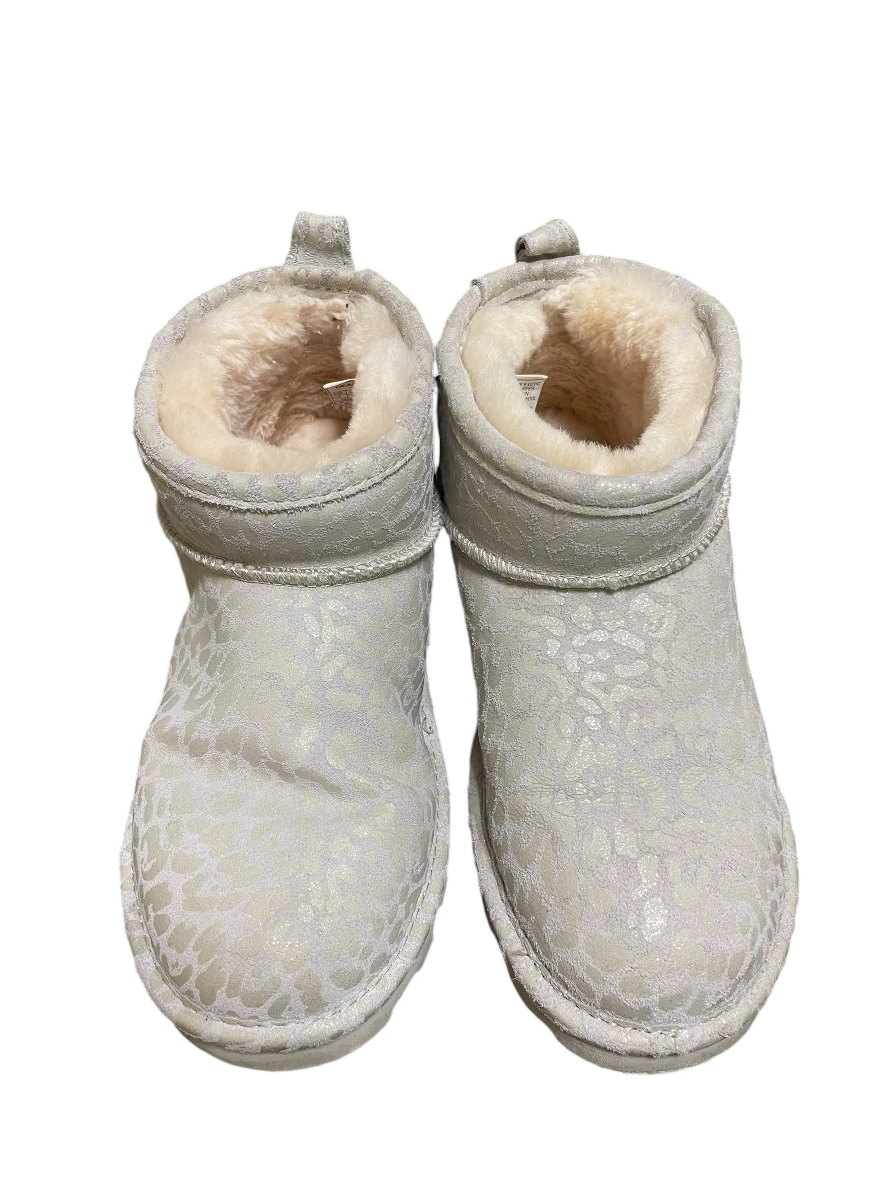 Elastic Side Ankle Boots Boots Ankle Flats By Bearpaw In Grey, Size: 7