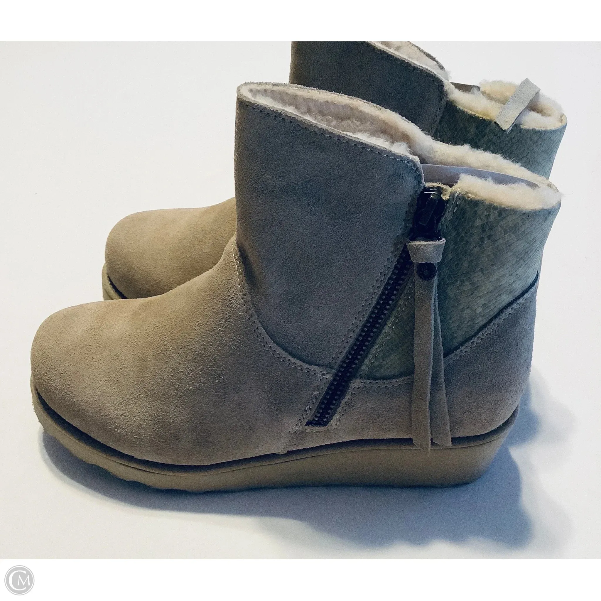 Boots Ankle Flats By Bearpaw In Tan, Size: 7 Small Heel Ankle Boots