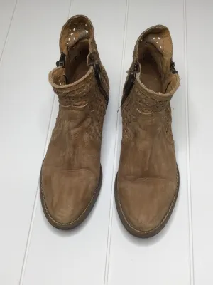 Townsend Ankle Boots Boots Ankle Flats By Circle G  Size: 7