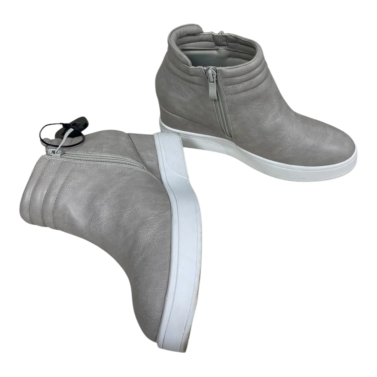 Pointy Toe Ankle Boots Boots Ankle Flats By Journee In Grey, Size: 8