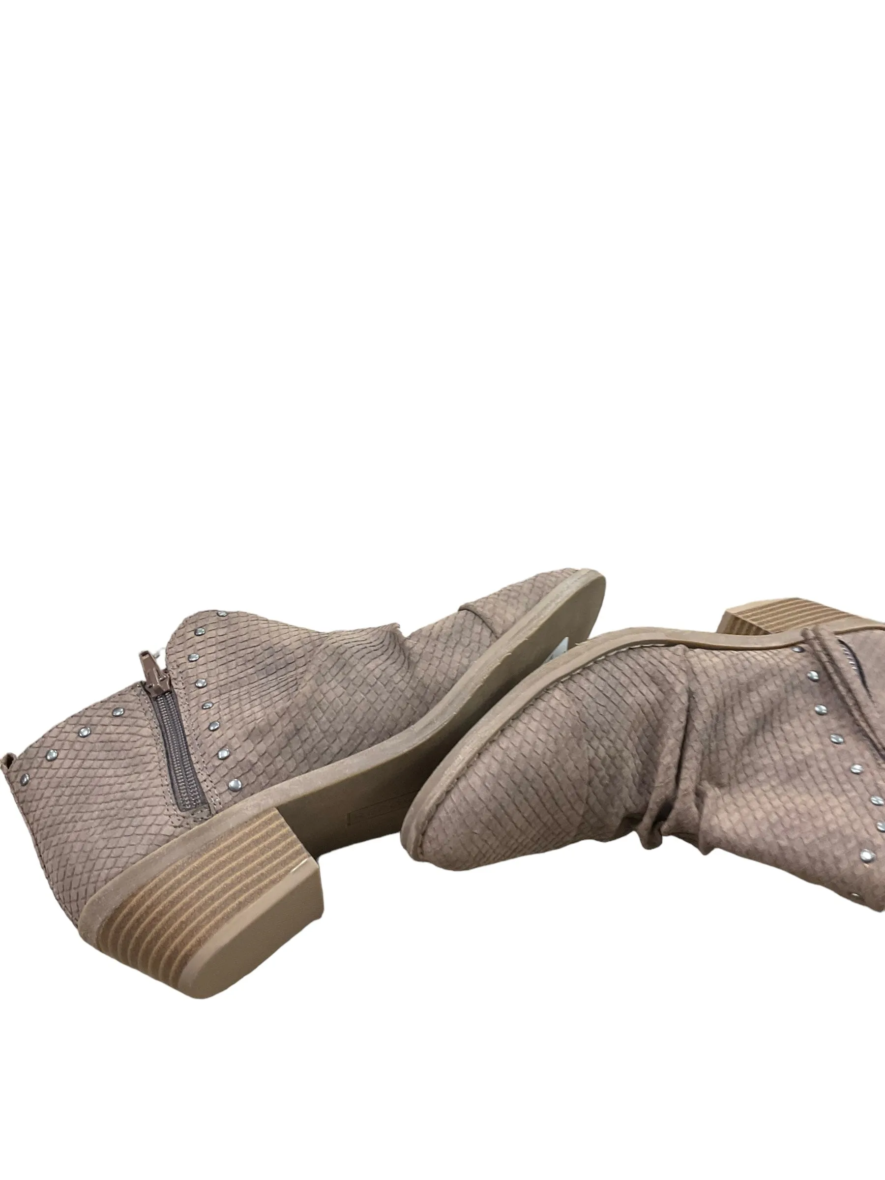 Mukluk Ankle Boots Boots Ankle Flats By Report In Tan, Size: 8