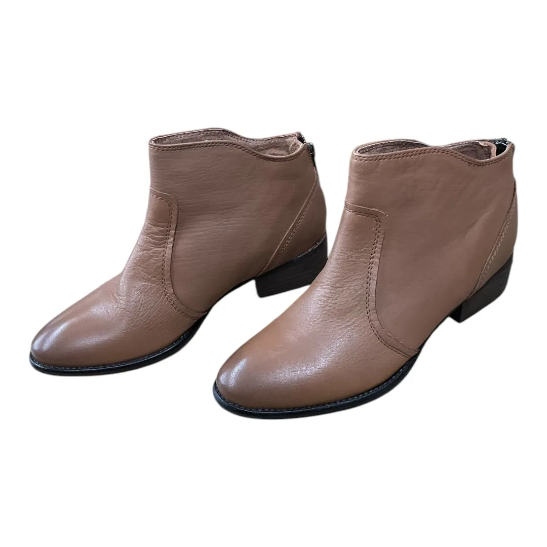 Boots Ankle Flats By Seychelles In Tan, Size: 6 Angelina Jolie Ankle Boots