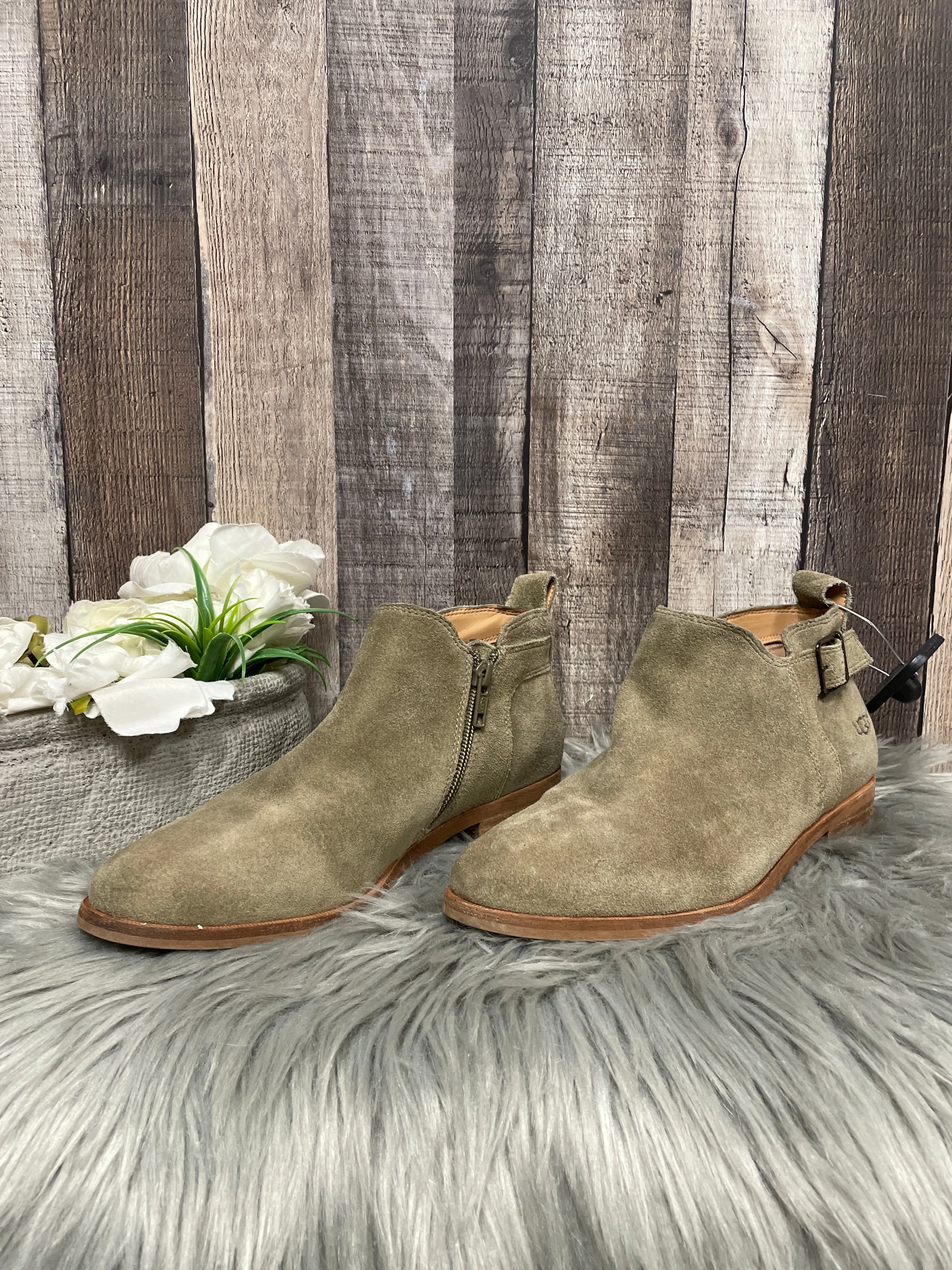 Boots Ankle Flats By Ugg  Size: 8.5 Best Ankle Boots For Standing All Day