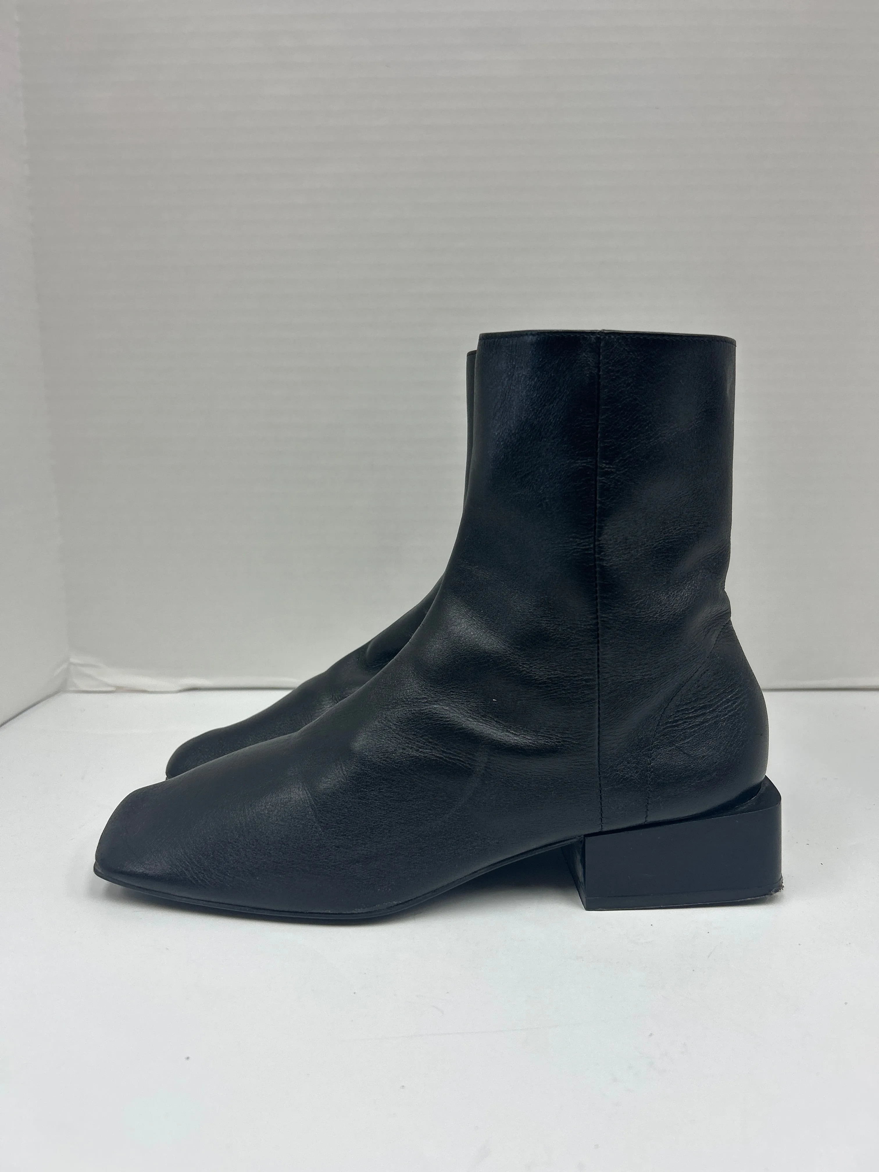 Ankle Boots 8w Boots Ankle Flats By Zara In Black, Size: 6.5