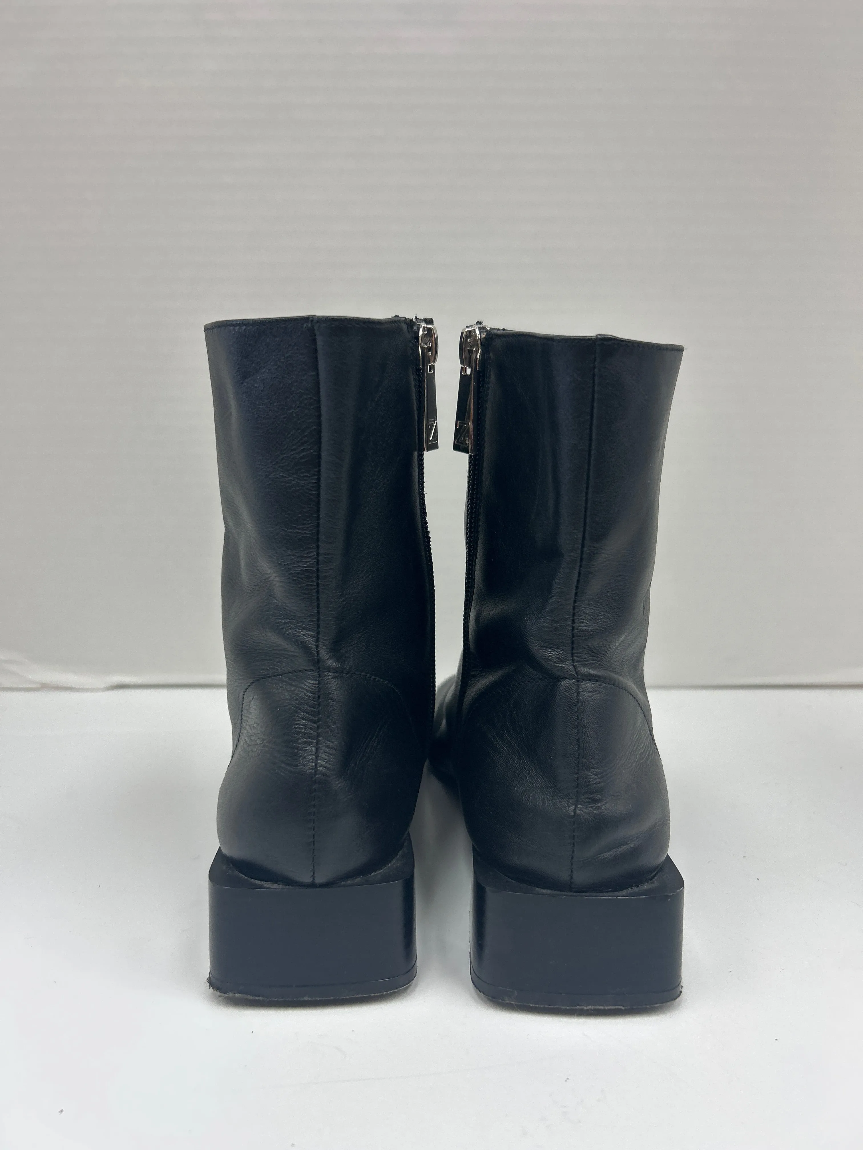 Darizo Suede Ankle Boots Boots Ankle Flats By Zara In Black, Size: 6.5