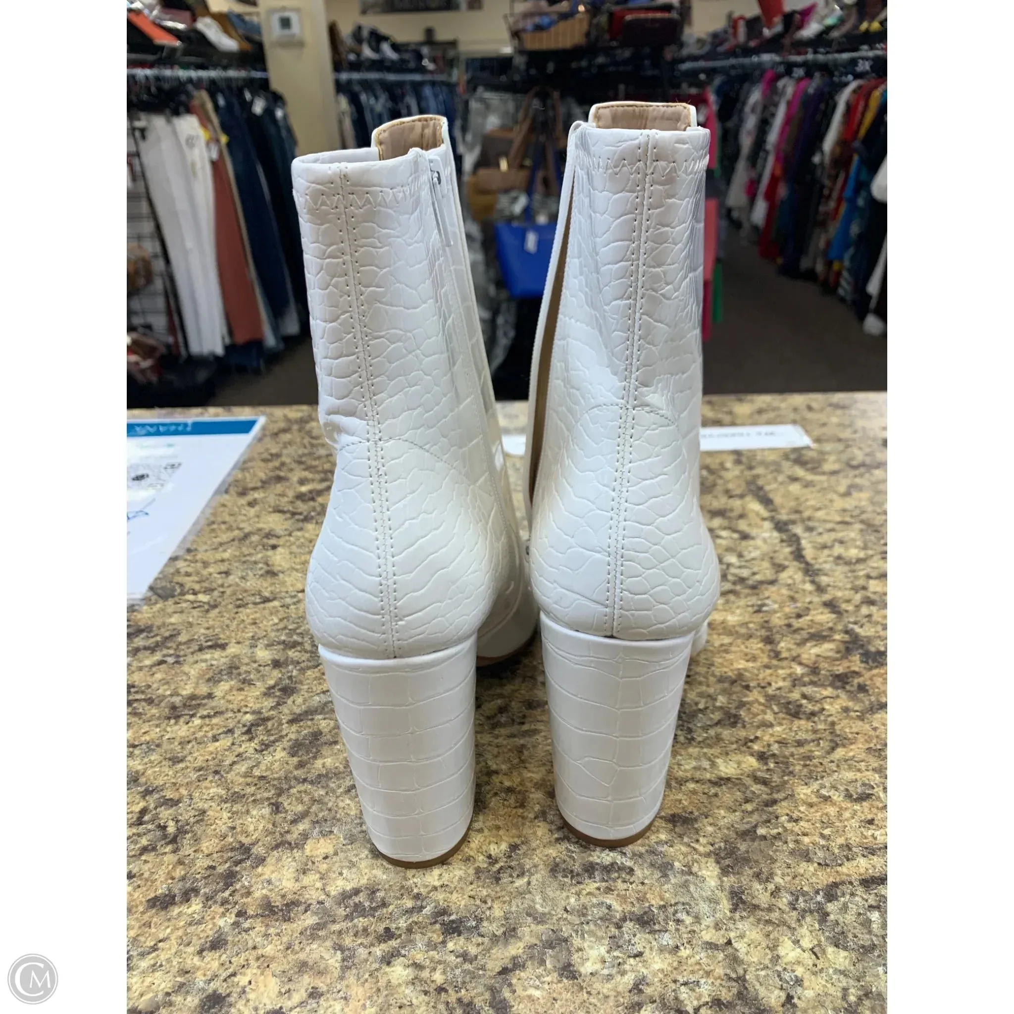 Ankle Boots With Tread Boots Ankle Heels By Aldo In White, Size: 10