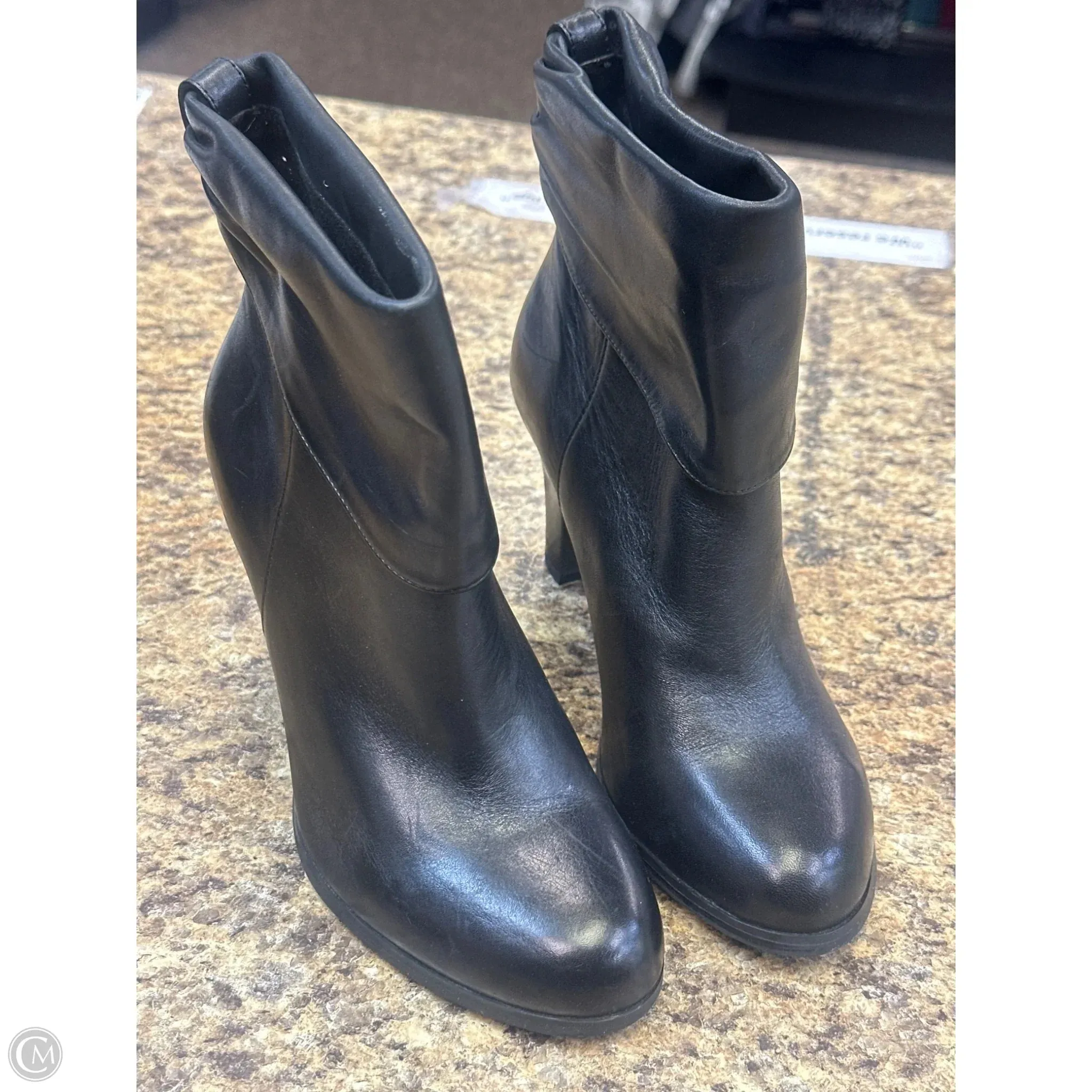 Low Top Ankle Boots Boots Ankle Heels By Bcbg In Black, Size: 6