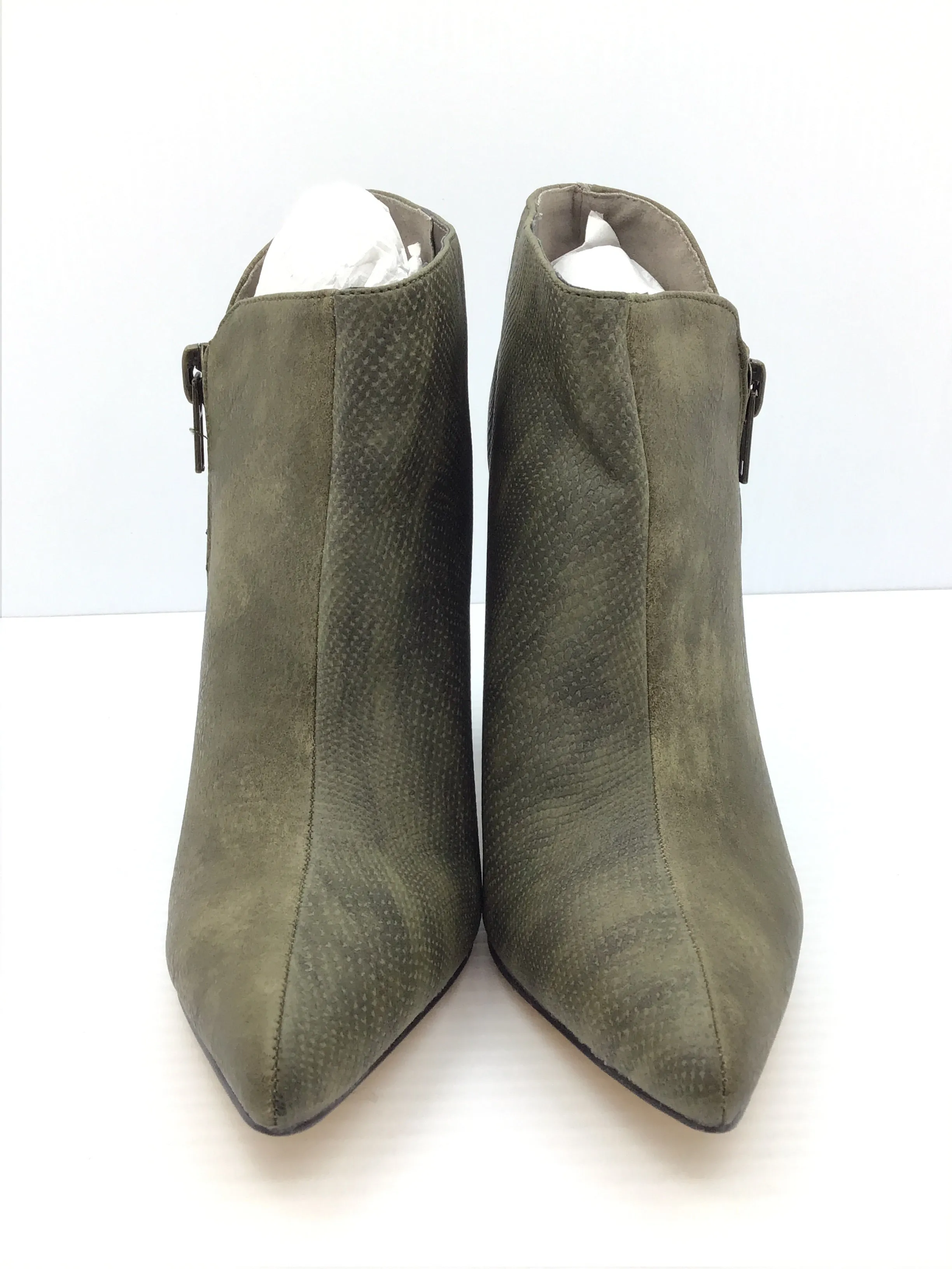 Casual Flat Ankle Boots Boots Ankle Heels By Michael Antonio  Size: 9