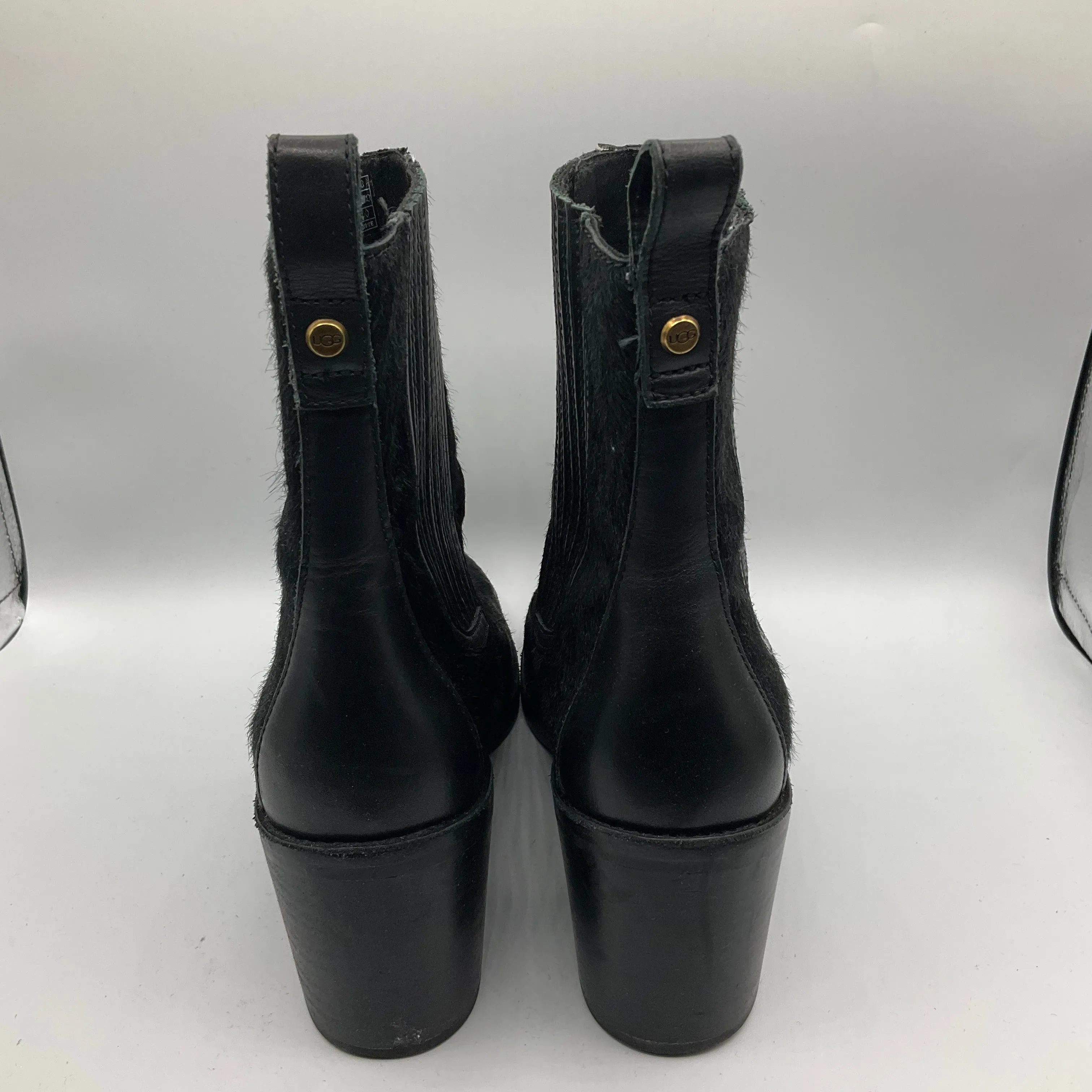 The Belted Leather Ankle Boots Boots Ankle Heels By Ugg In Black, Size: 9.5
