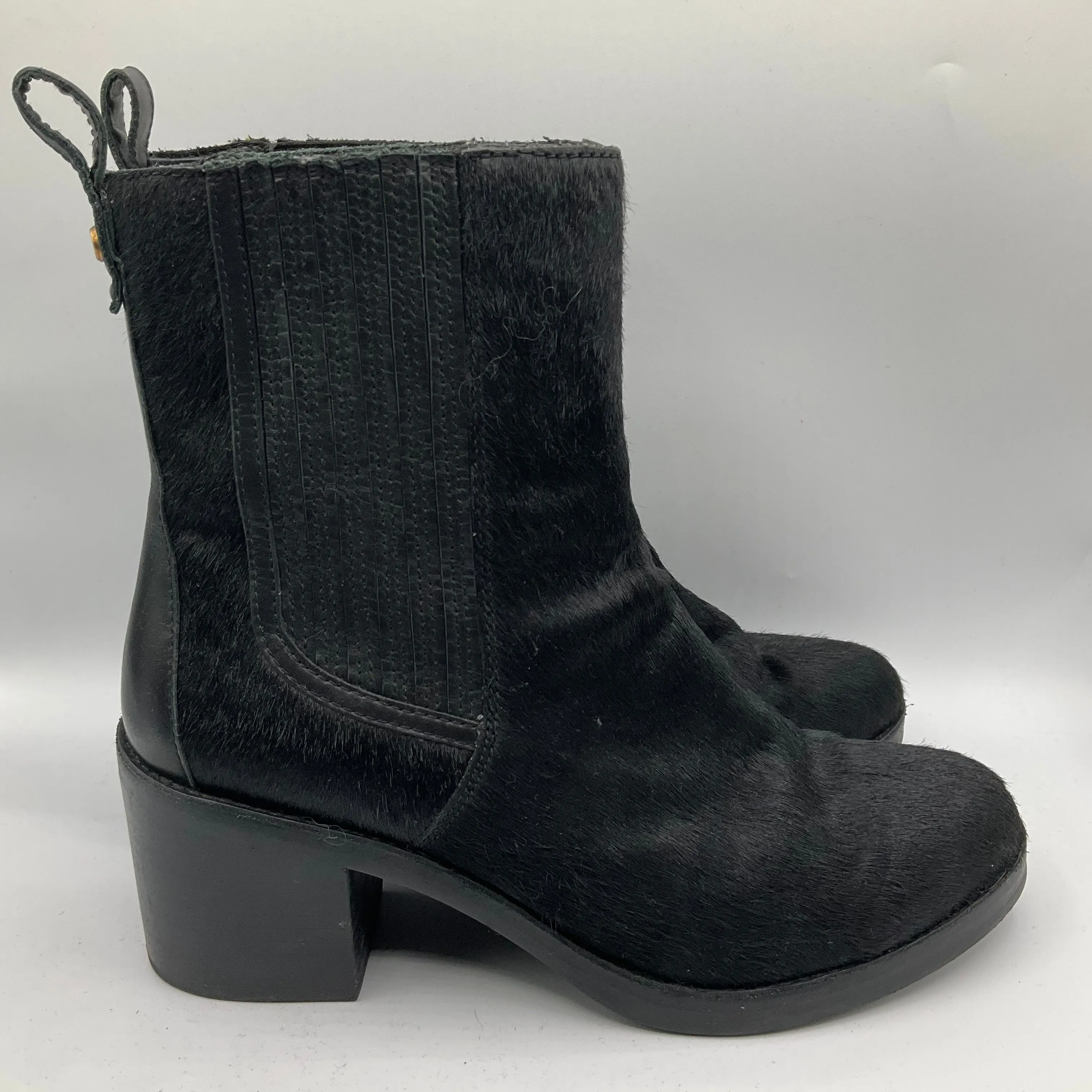 Ankle Work Boots Boots Ankle Heels By Ugg In Black, Size: 9.5