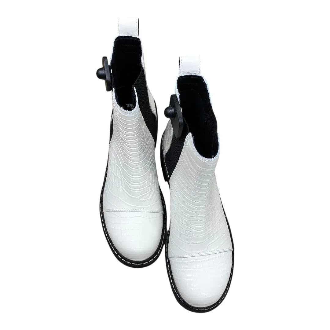 Boots Designer By Sorel In Black & White, Size:10 Outdoor Trekking Boots