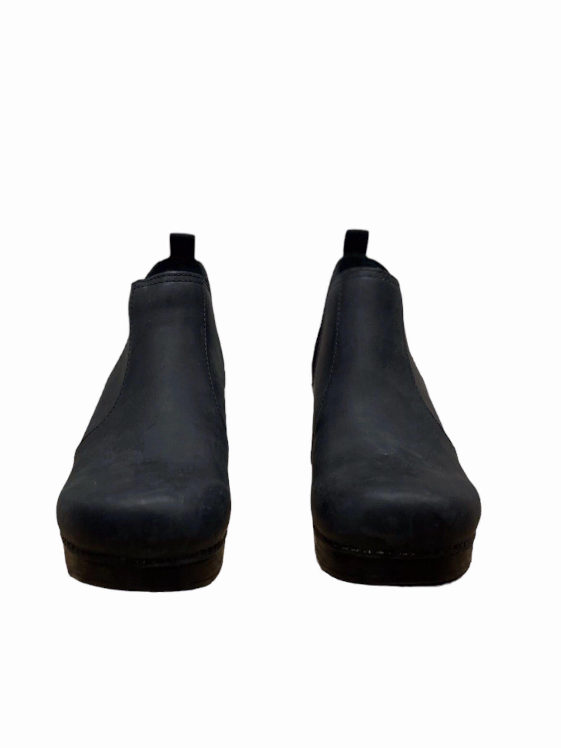 60s Style Ankle Boots Boots Ankle Flats By Dansko  Size: 7.5