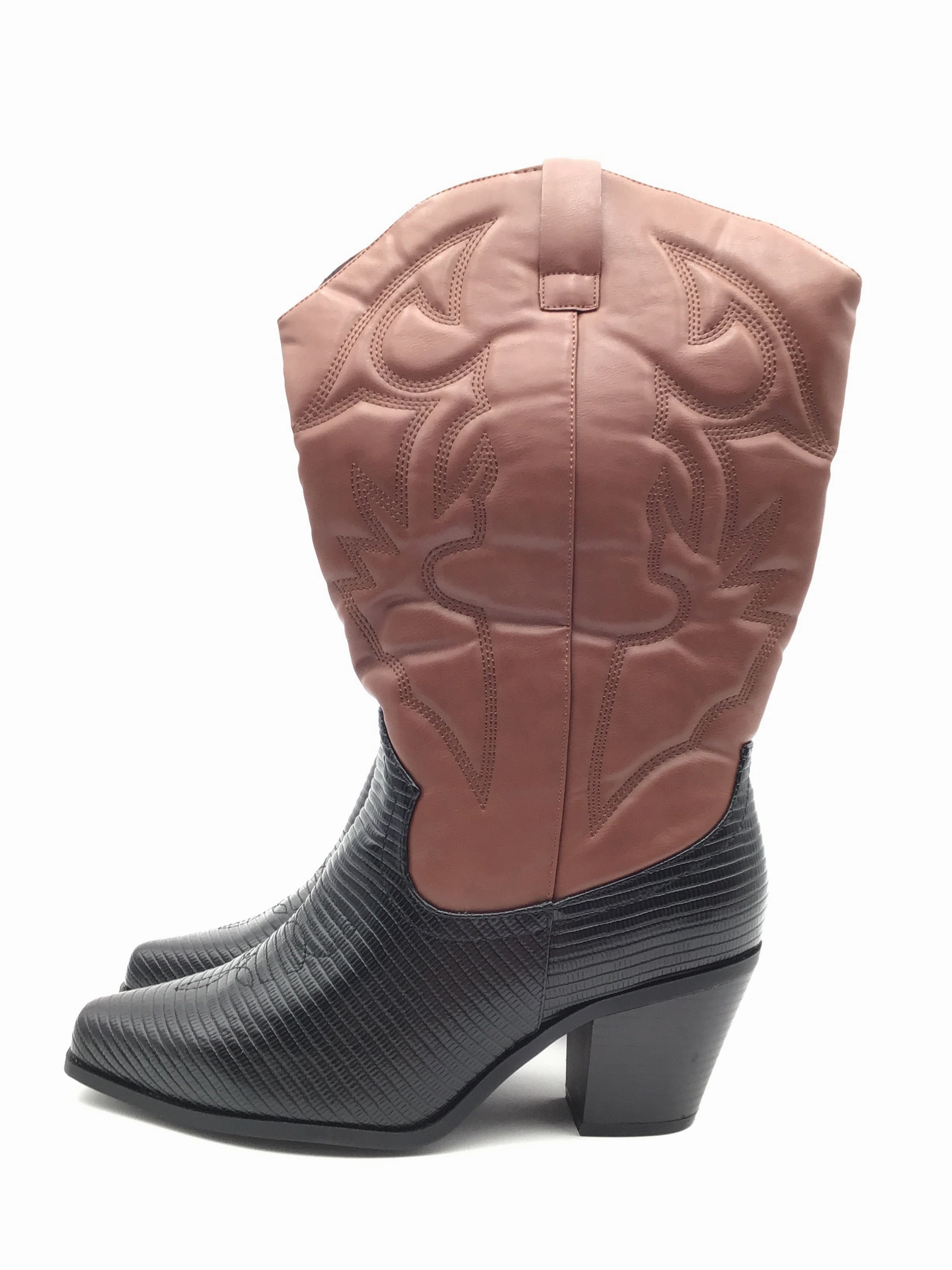 Saltwater Duck Boots Boots Western By Just Fab In Black & Brown, Size: 8.5