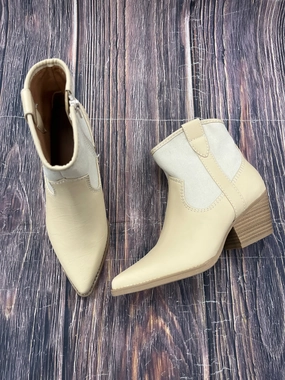 Boots Western By Universal Thread In Yellow, Size: 7 Otk Boots Flat