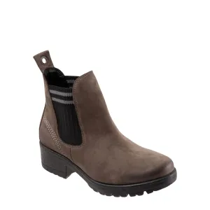 Bueno Women's Florida Leather Pull On Heeled Chelsea Boot in Grey Nubuck/Grey Knit Spectre Boots