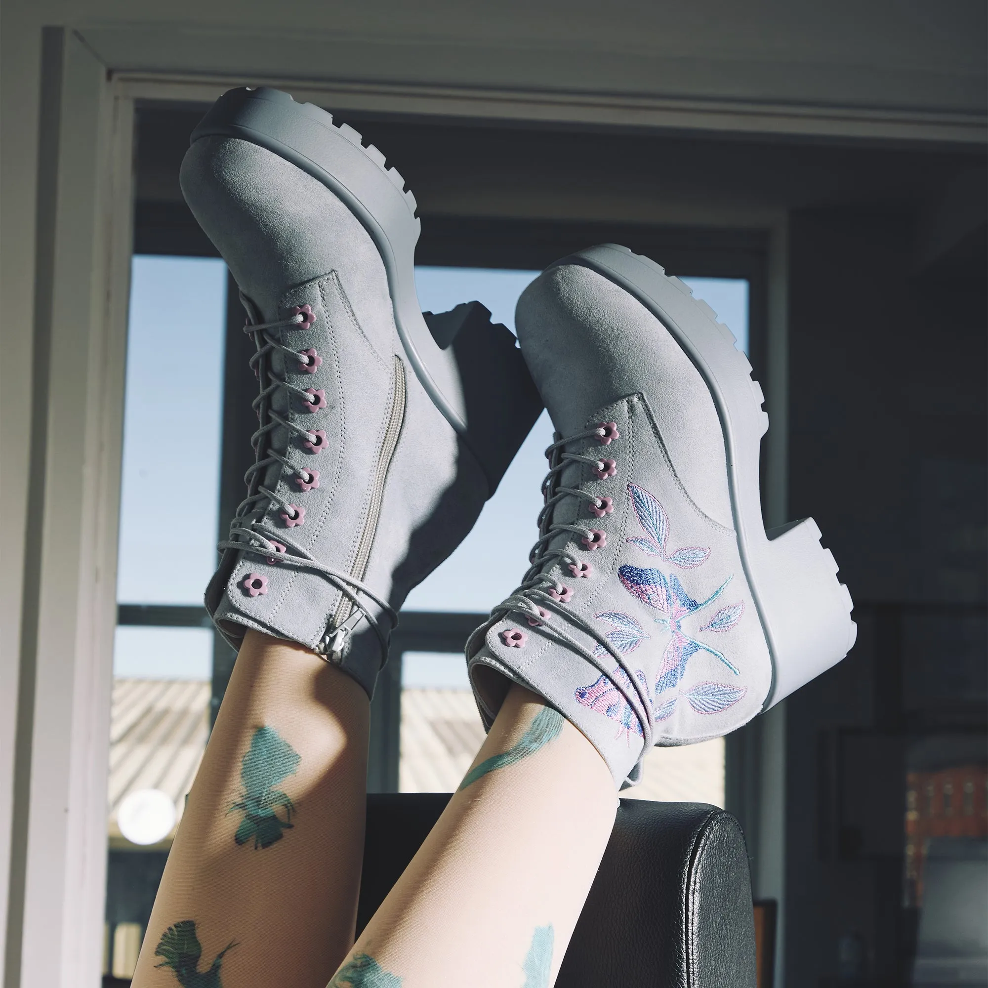 Butterfly Dune Suede Platform Military Boots - Blue Ankle Boots Vogue