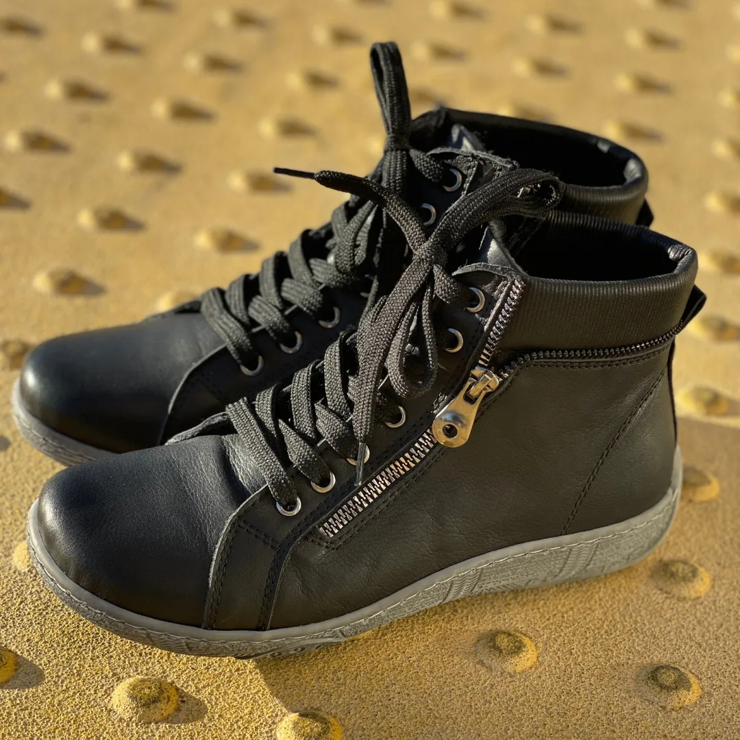 Flat Shoes Size 3 MAGO TORI