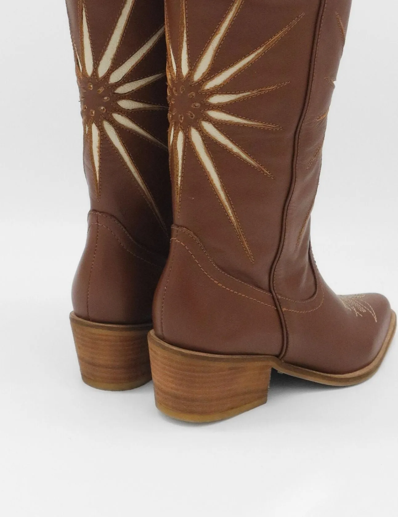 Moonrise western cowboy boots in brown cognac leather women's shoes El Vaquero Boots