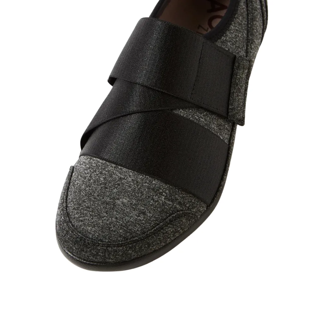 Skull Slip On Sneakers Ziera Urban Charcoal/Black Neoprene Sneaker (Women's)