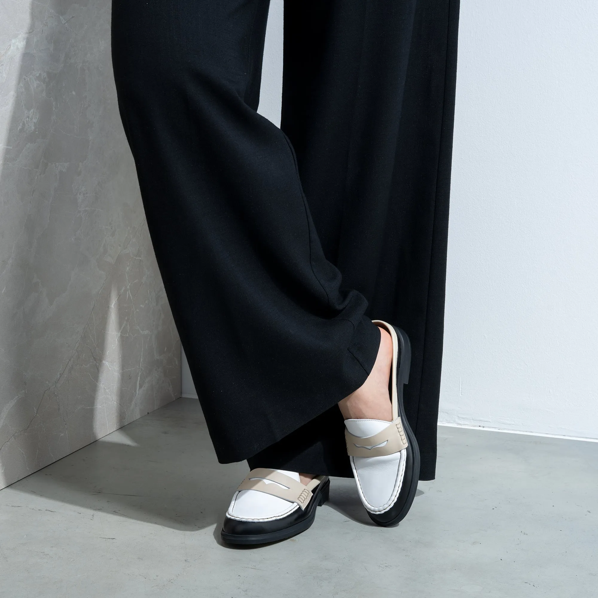 Canvas Slip On Loafers Vendme Blandine Black And White Calfskin Leather Mules With White Details