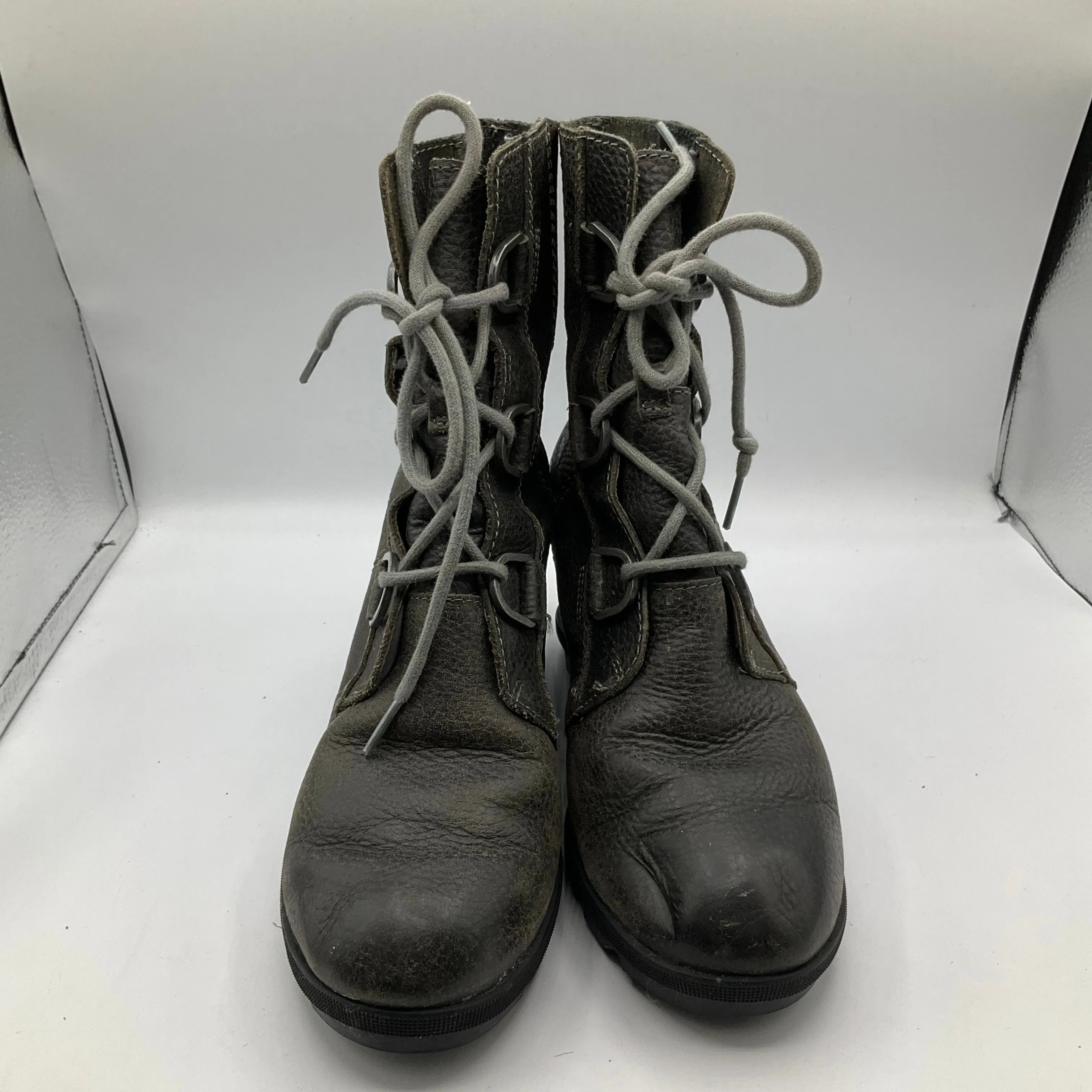 Boots Ankle Heels By Sorel In Grey, Size: 8.5 Ankle Boots With Straps And Buckles