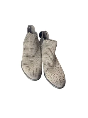 Ankle Boots With Ties Boots Ankle Heels By Earth In Grey, Size: 16w