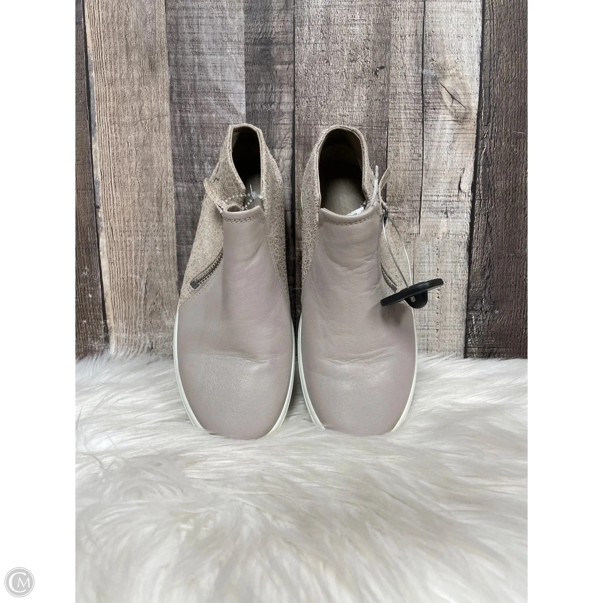 Nash Ankle Boots Boots Ankle Flats By Ecco In Grey, Size: 6