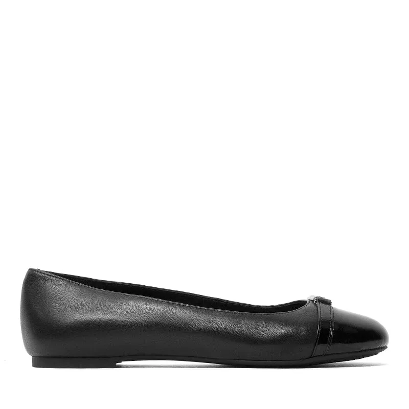 MANDY FLAT Kuru Shoes