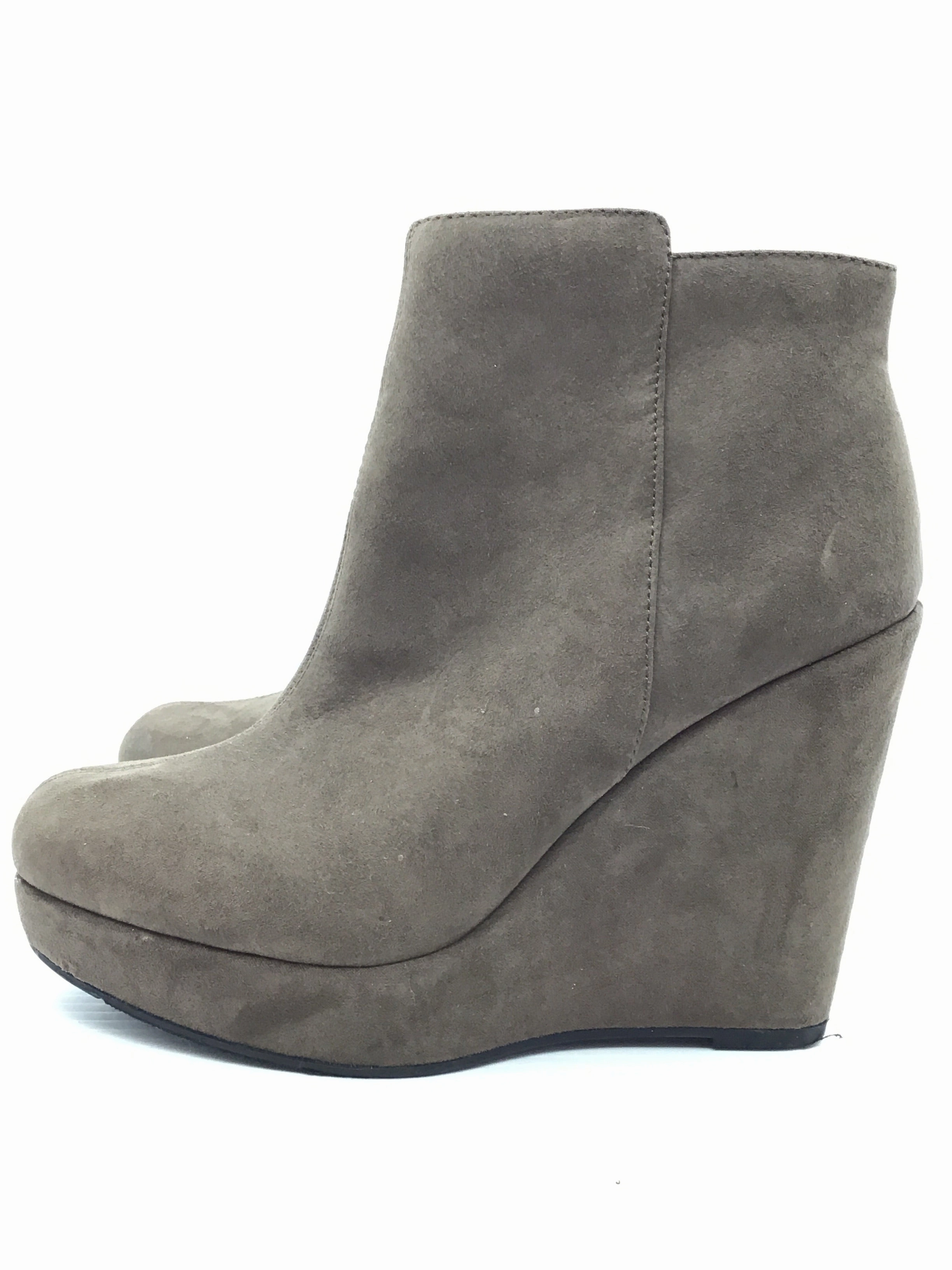 Boots Ankle Heels By Forever 21  Size: 8 Toe Out Ankle Boots