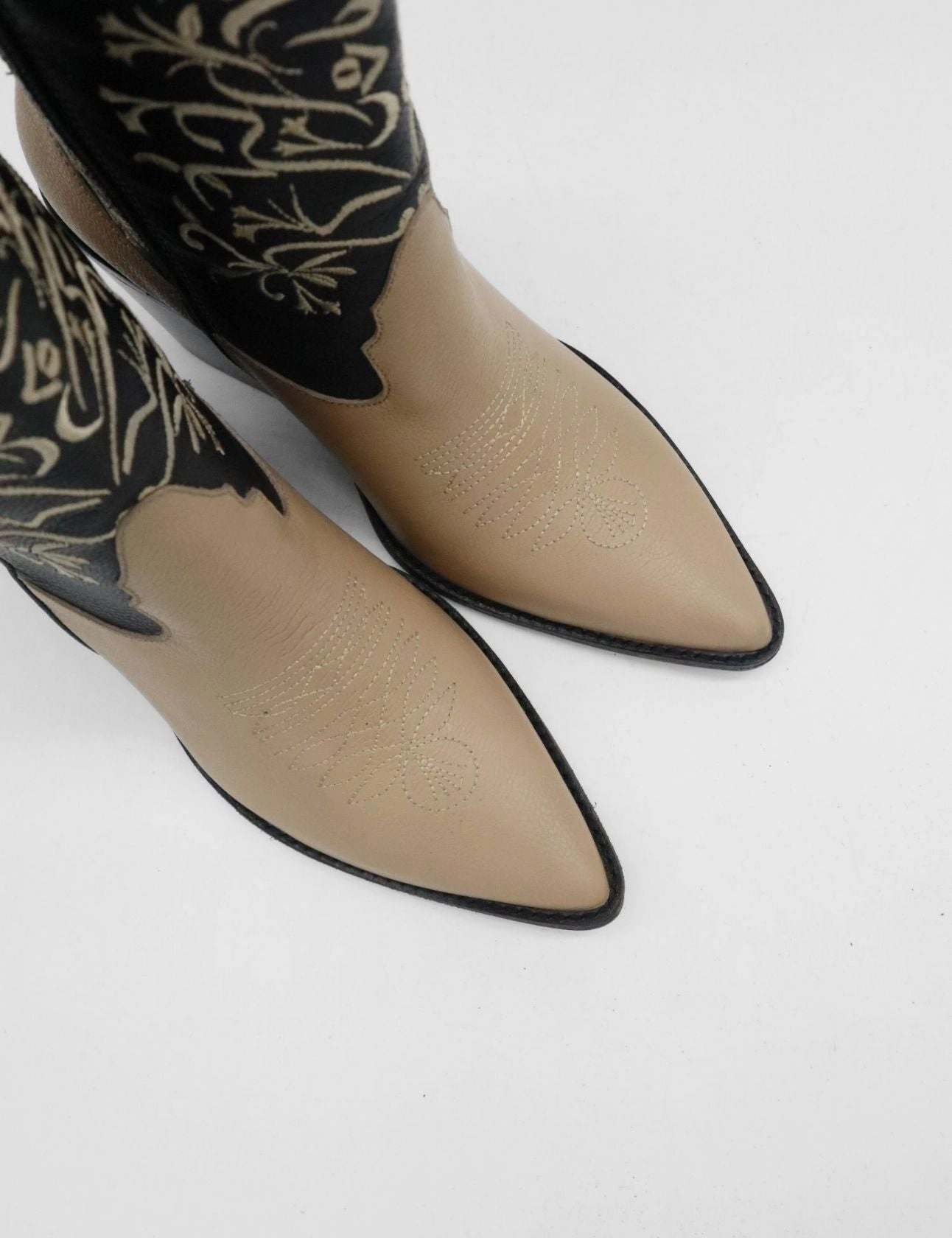 Encore western cowboy boots in black x tan leather womens shoes Muck Boots Amazon