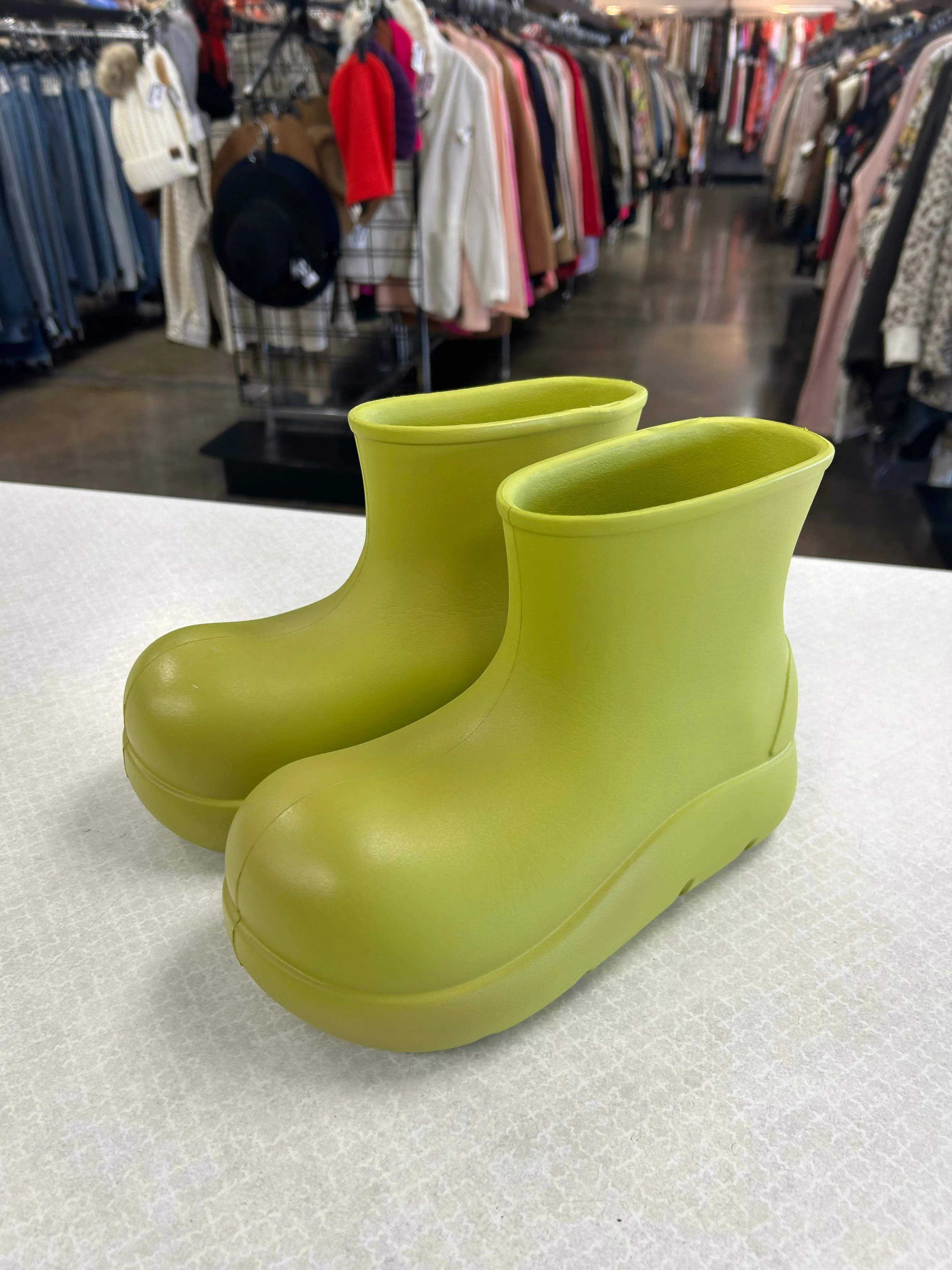 Rain Boots By BEYS In GREEN, Size: 37/6 Boot For Hurt Ankle