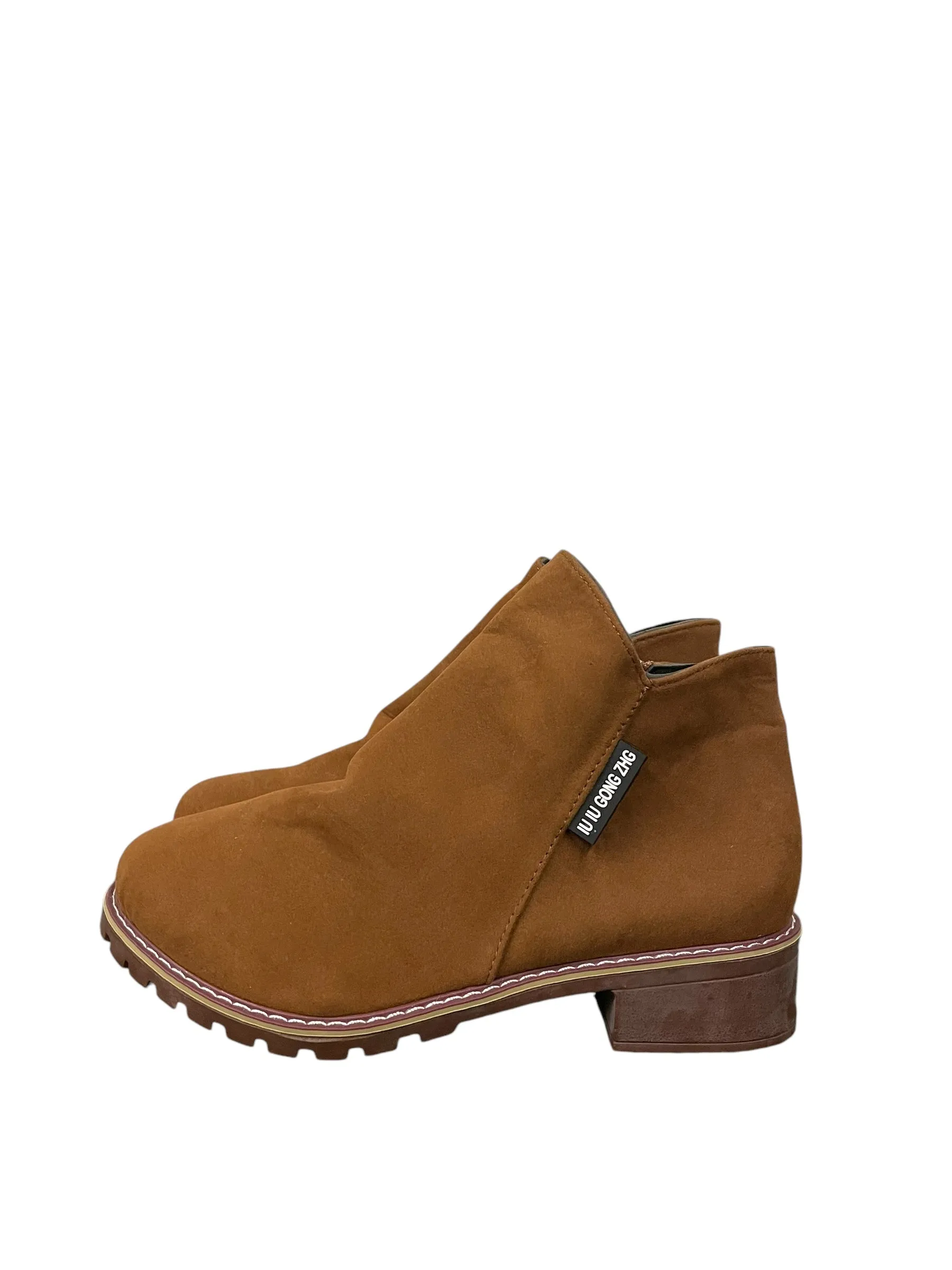 Breathable Ankle Boots Boots Ankle Flats By Clothes Mentor In Brown, Size: 8.5