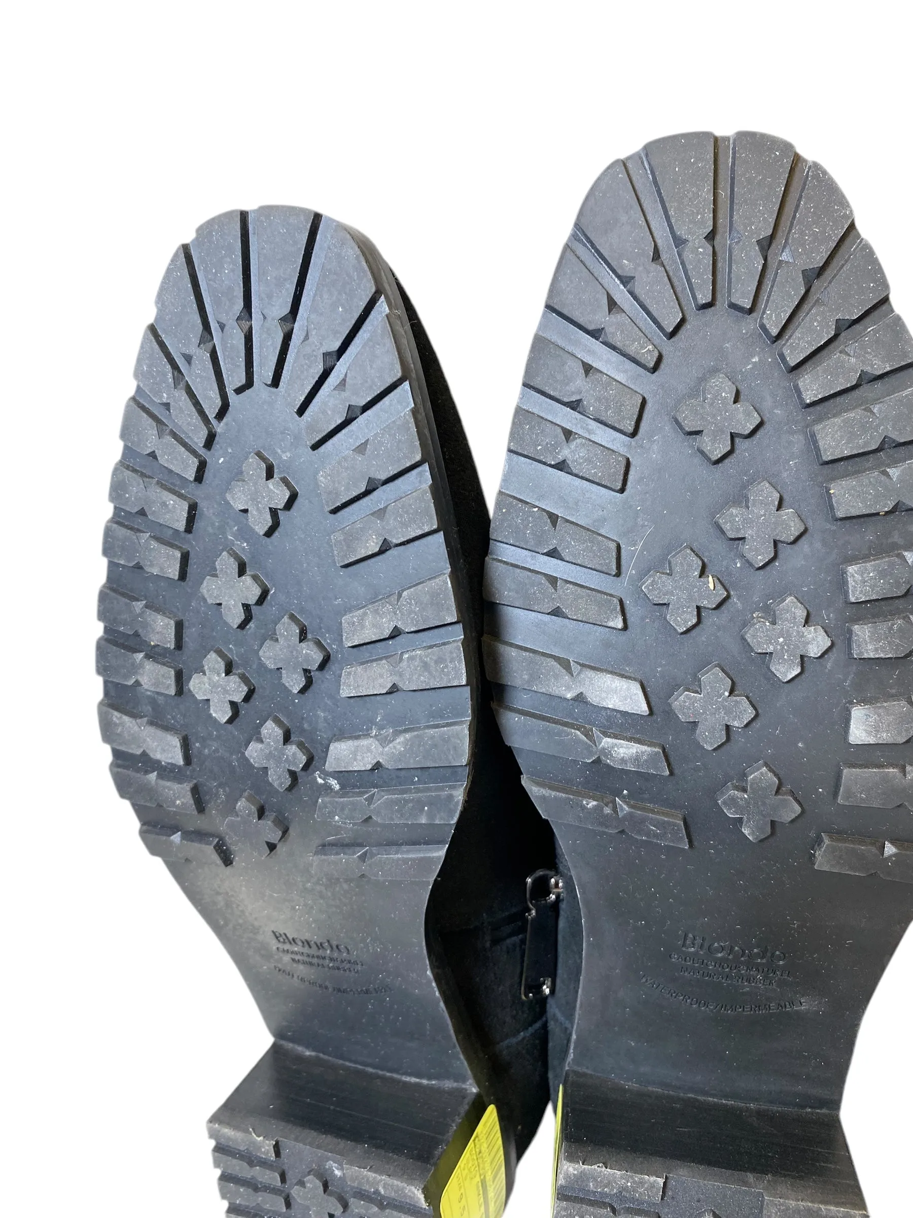 Boots Ankle Flats By Blondo In Black, Size: 9.5 Ankle Boots Without Zipper