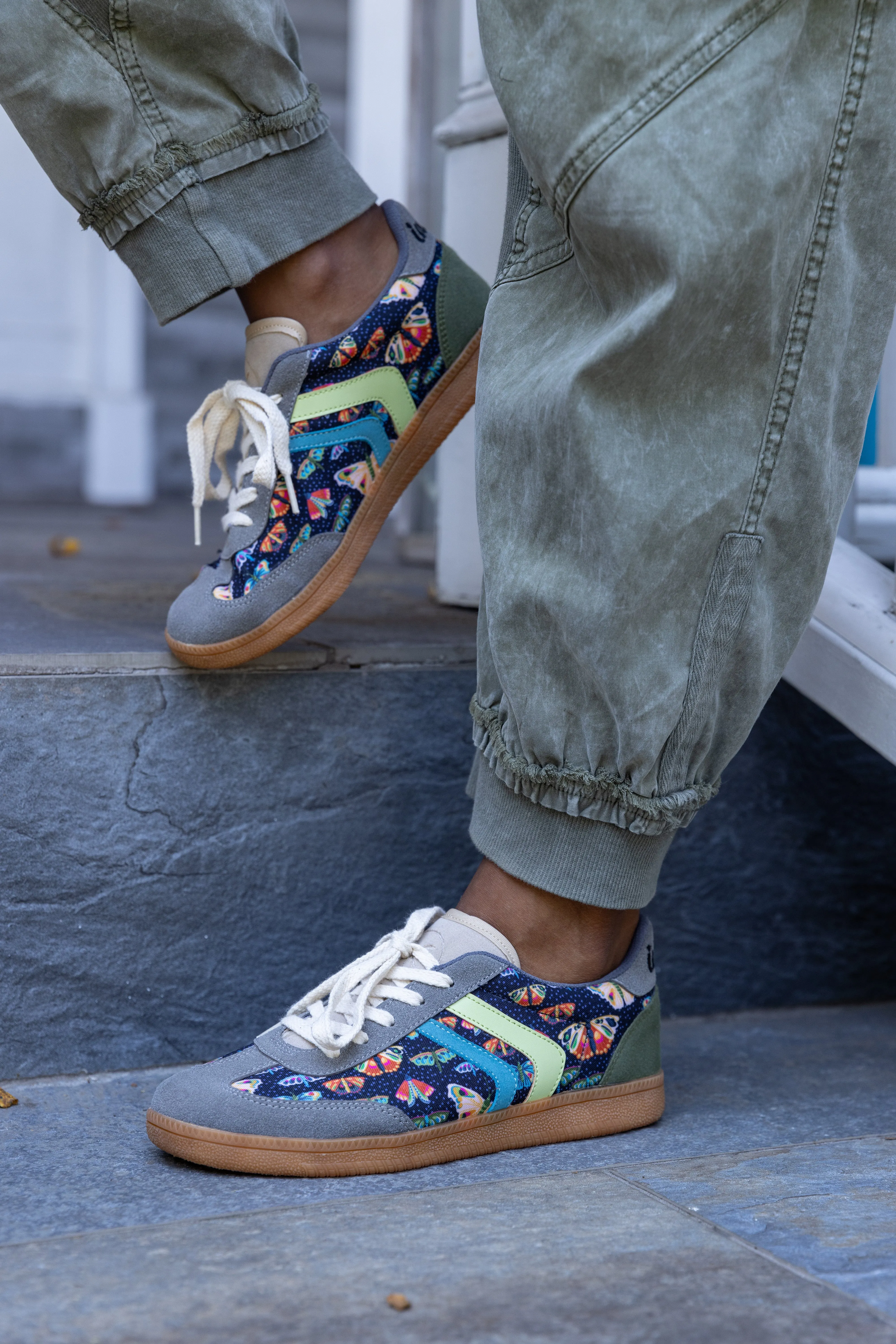 Flutterby - Vegan Tennis Florida Gator Tennis Shoes