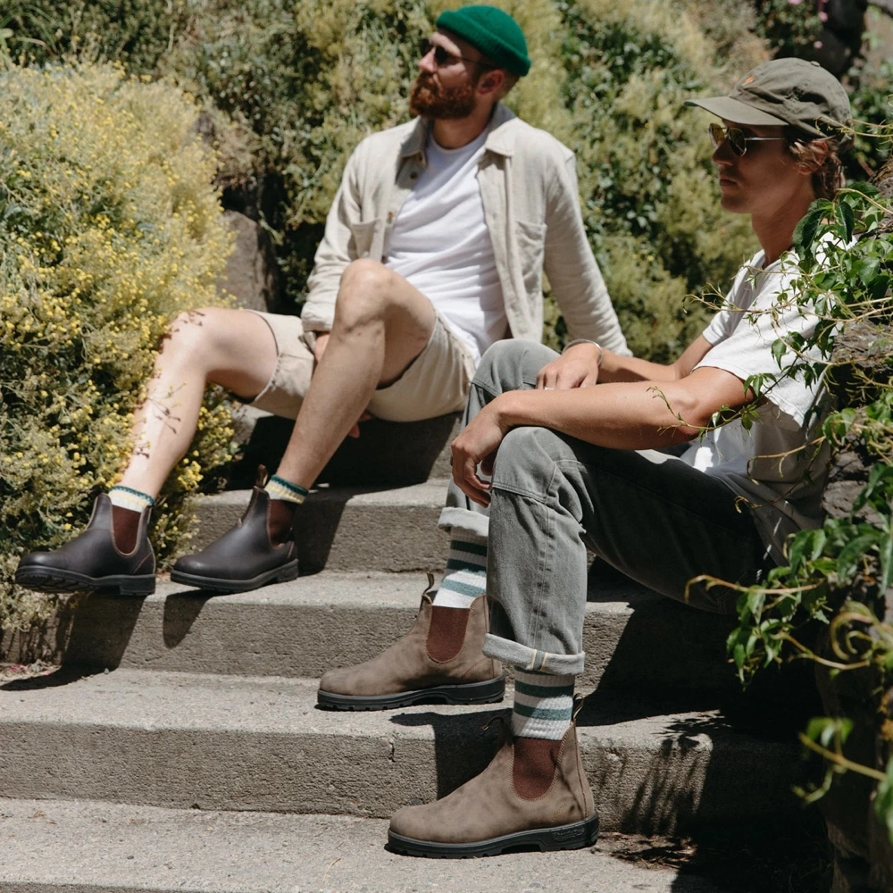 Thermoball Boots Blundstone 585 Chelsea Pull On Boot in Rustic Brown