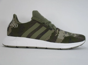 Adidas Originals scarpa da ginnastica da uomo Swift Run BD7976 camo green Essentials Shirt Sneakers Outfit