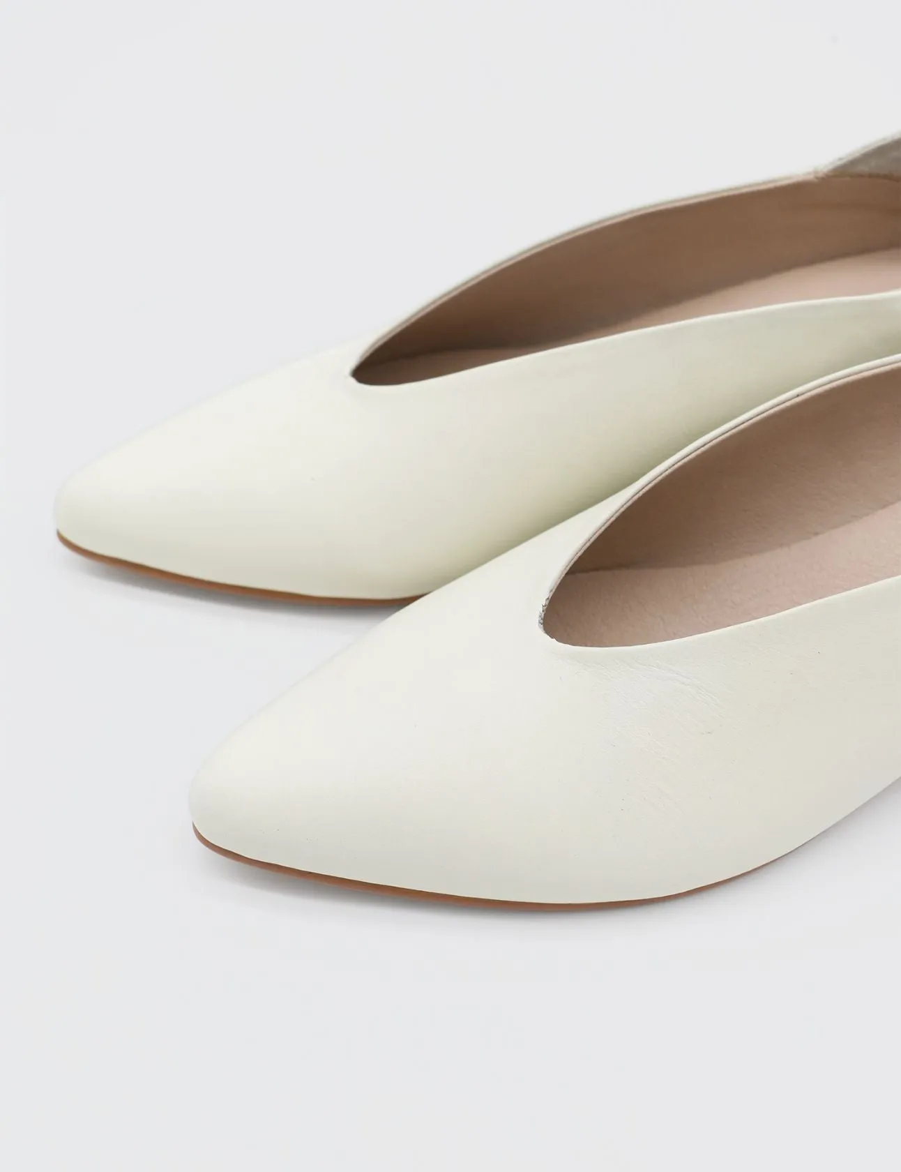 Mid Heel Loafers Louvre slip-on loafers in off white leather womens shoes