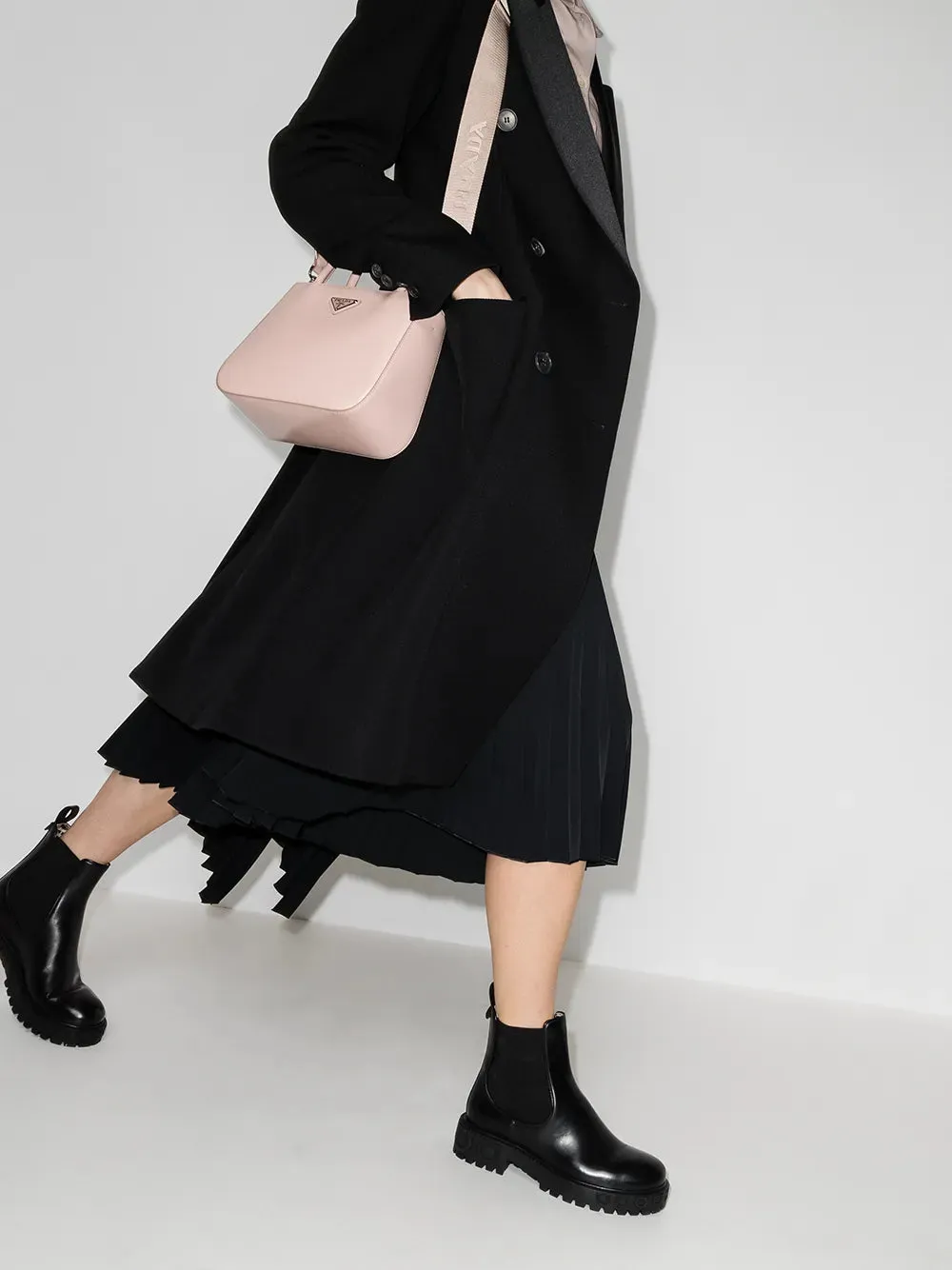 Ariat Walking Boots Ferragamo Gancini Logo Detail Chelsea Boots