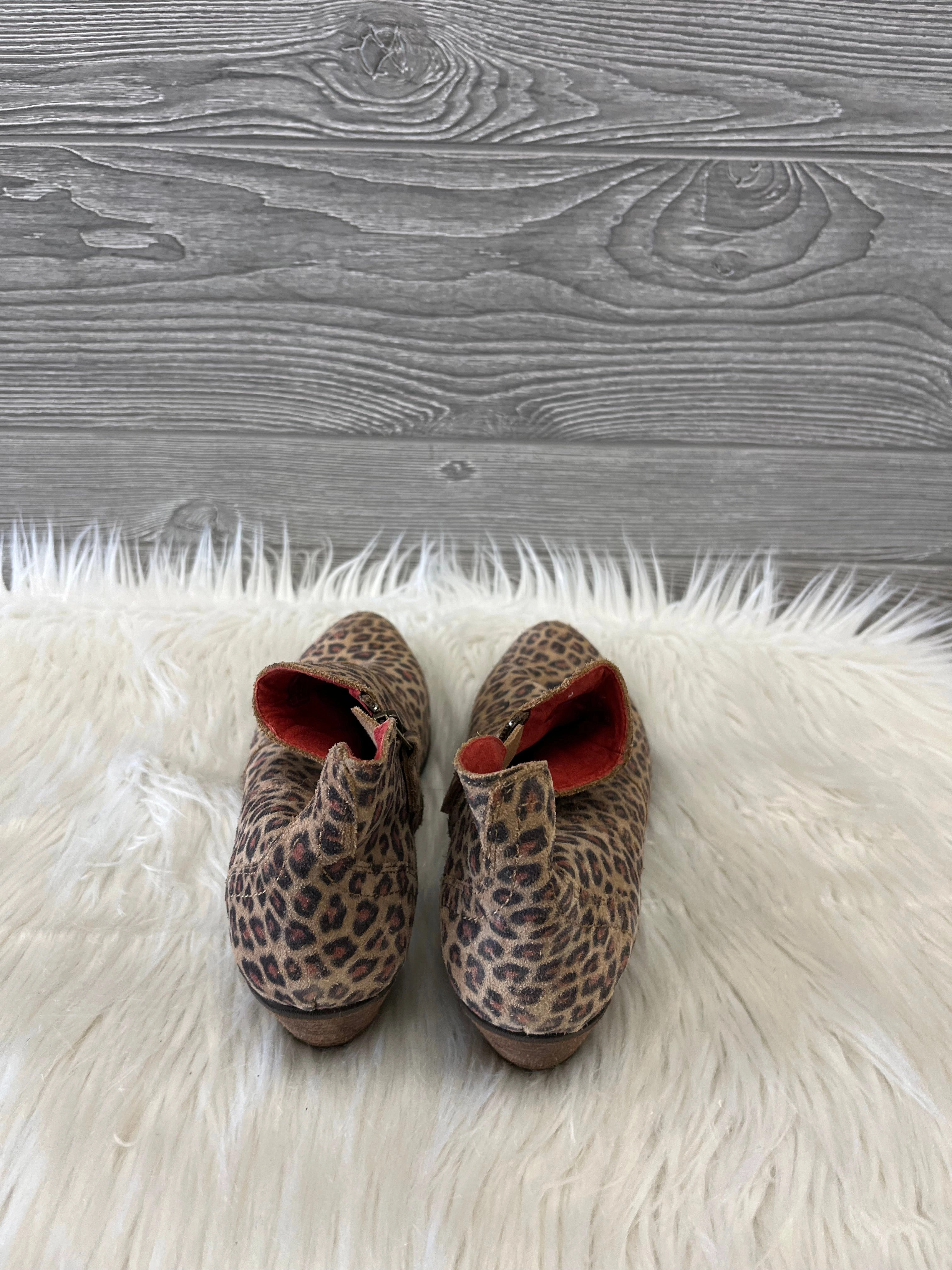 Boots Ankle Flats By Ariat  Size: 8.5 Pyrenees Fleece Ankle Boots