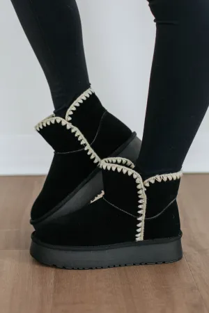 Committed To Cozy Boots - Black Boots In Style