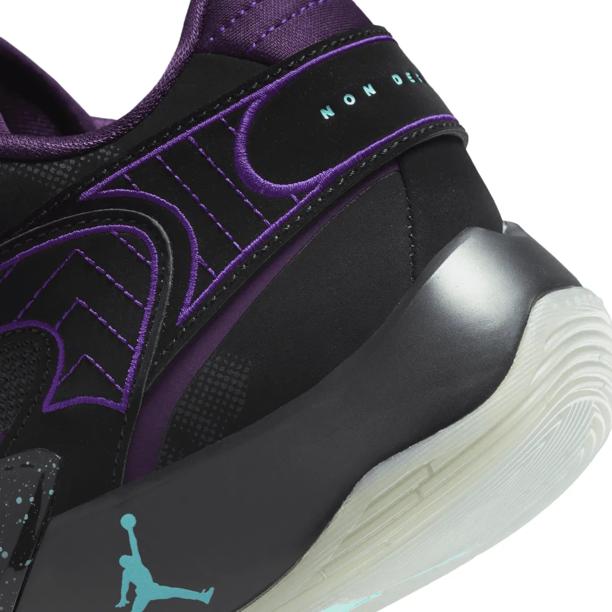 Basketball Shoes With Reverse Swoosh Luka 2 PF 'Black'