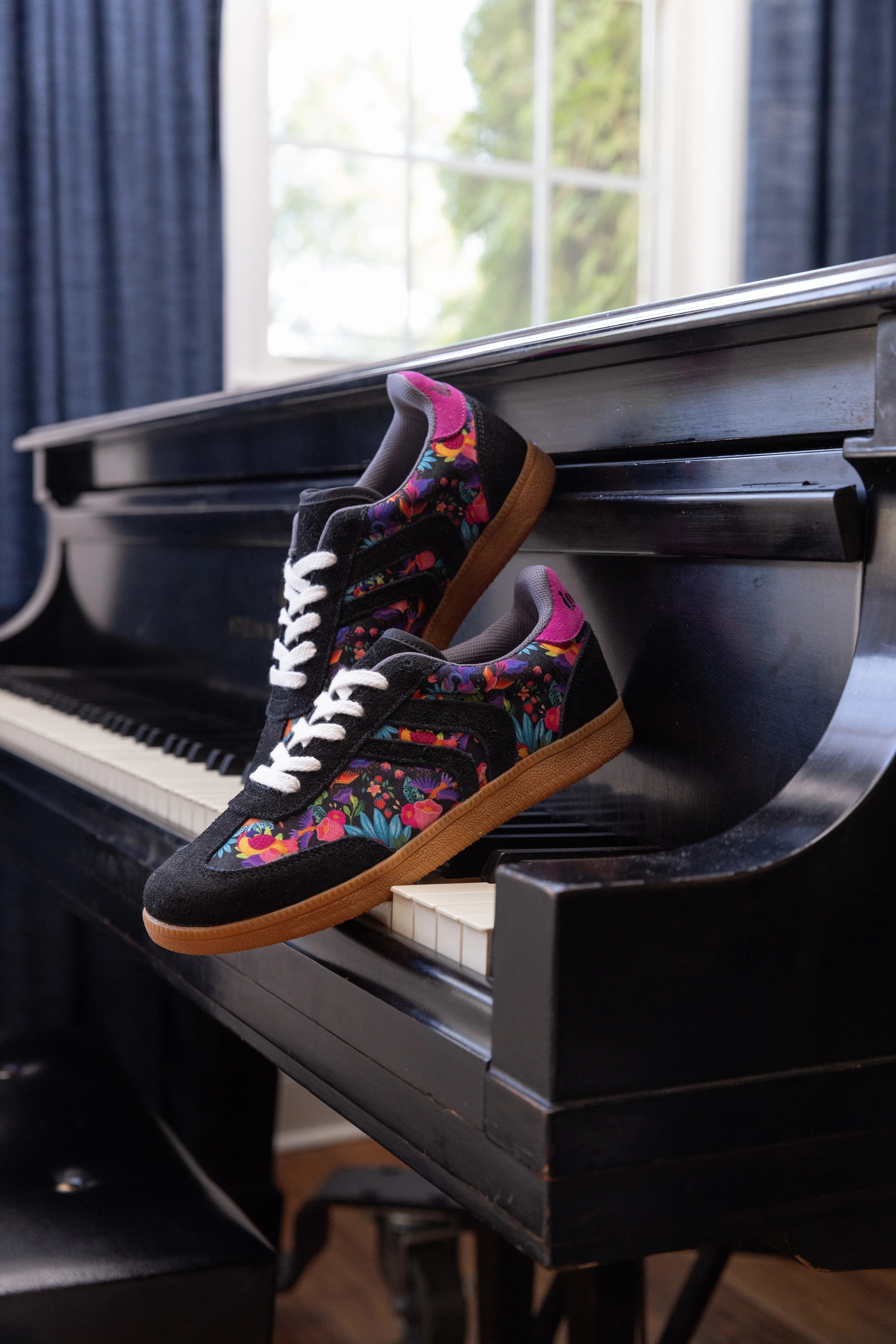 Infinity Tennis Shoes Luzon Tennis