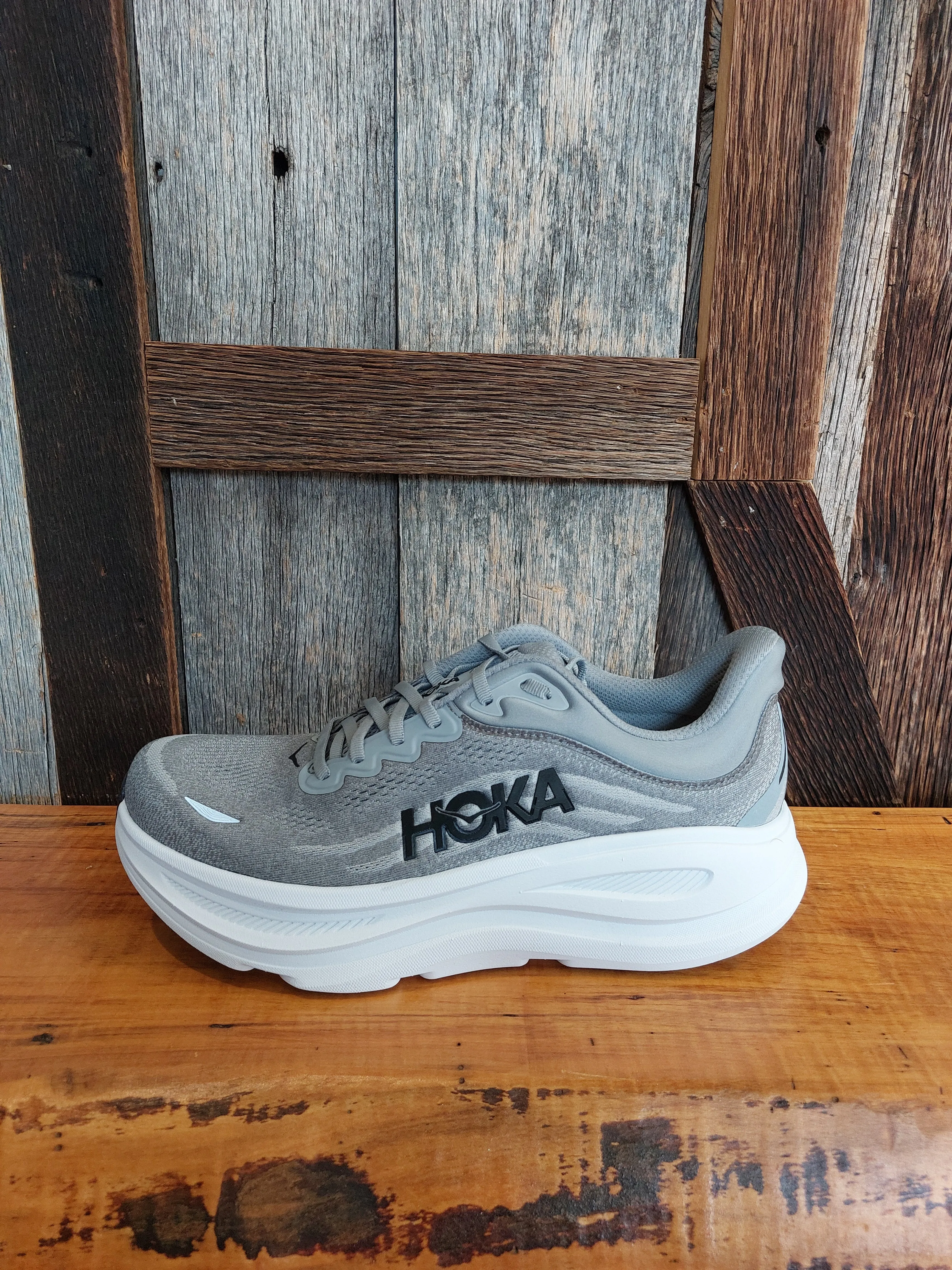 Mach 5 M Hoka Bondi 9