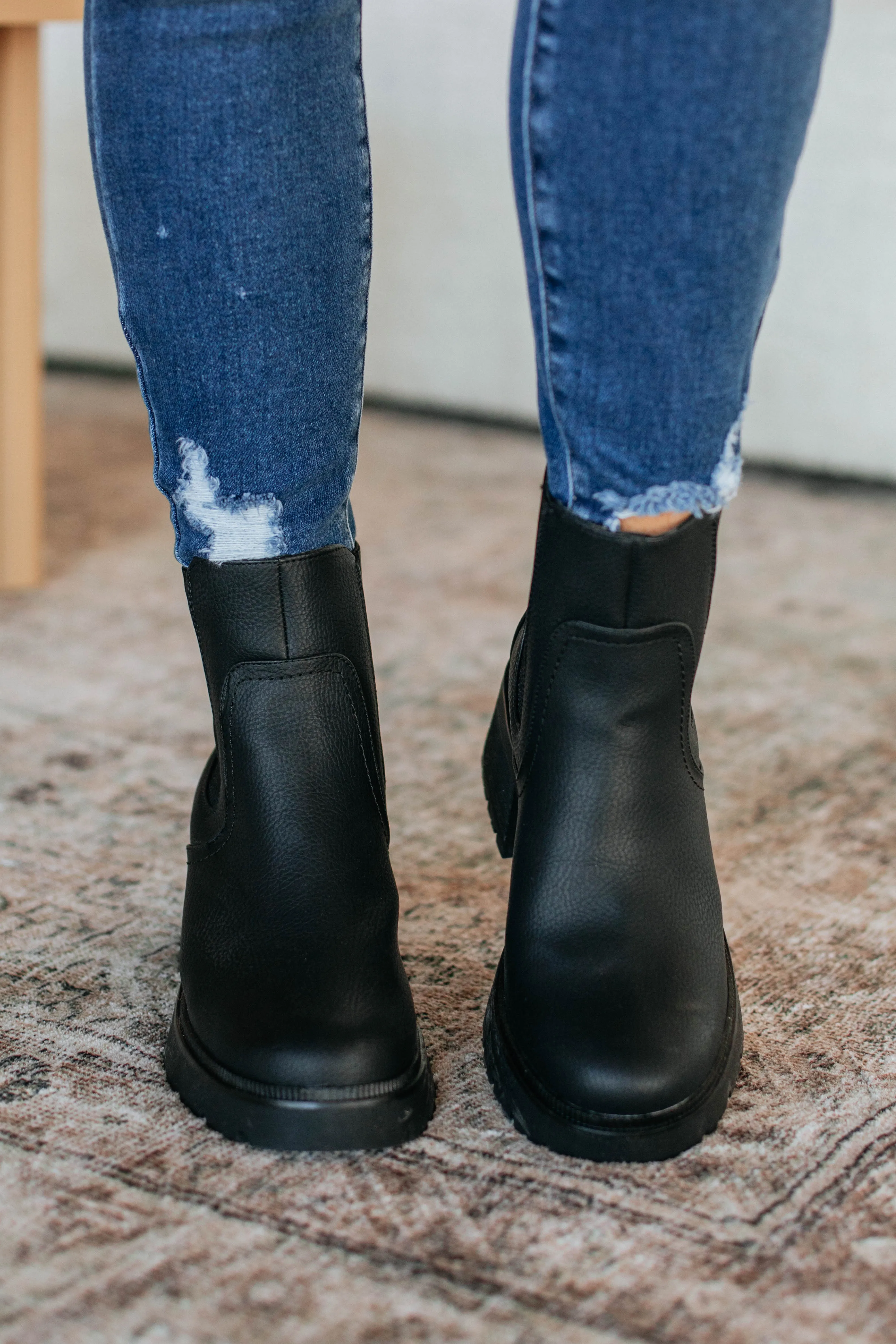 Making My Choice Boots - Black Boots That Zip