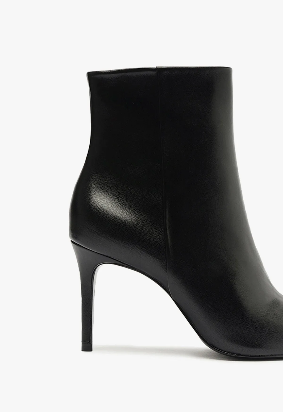 Mikki Bootie Boots To Wear With Flare Jeans