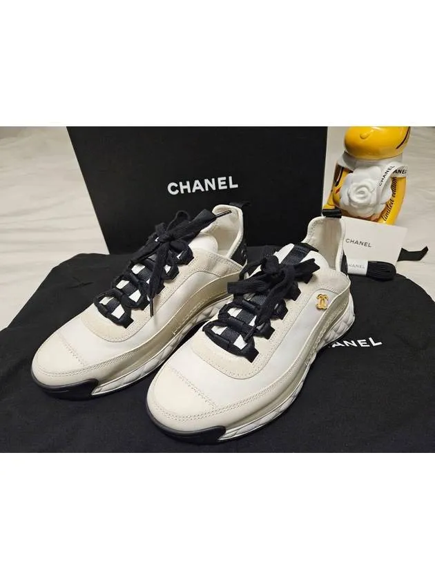 Before Christmas Sneakers Mixed Fibers Velvet Calfskin Low Top Sneakers Ivory Chanel