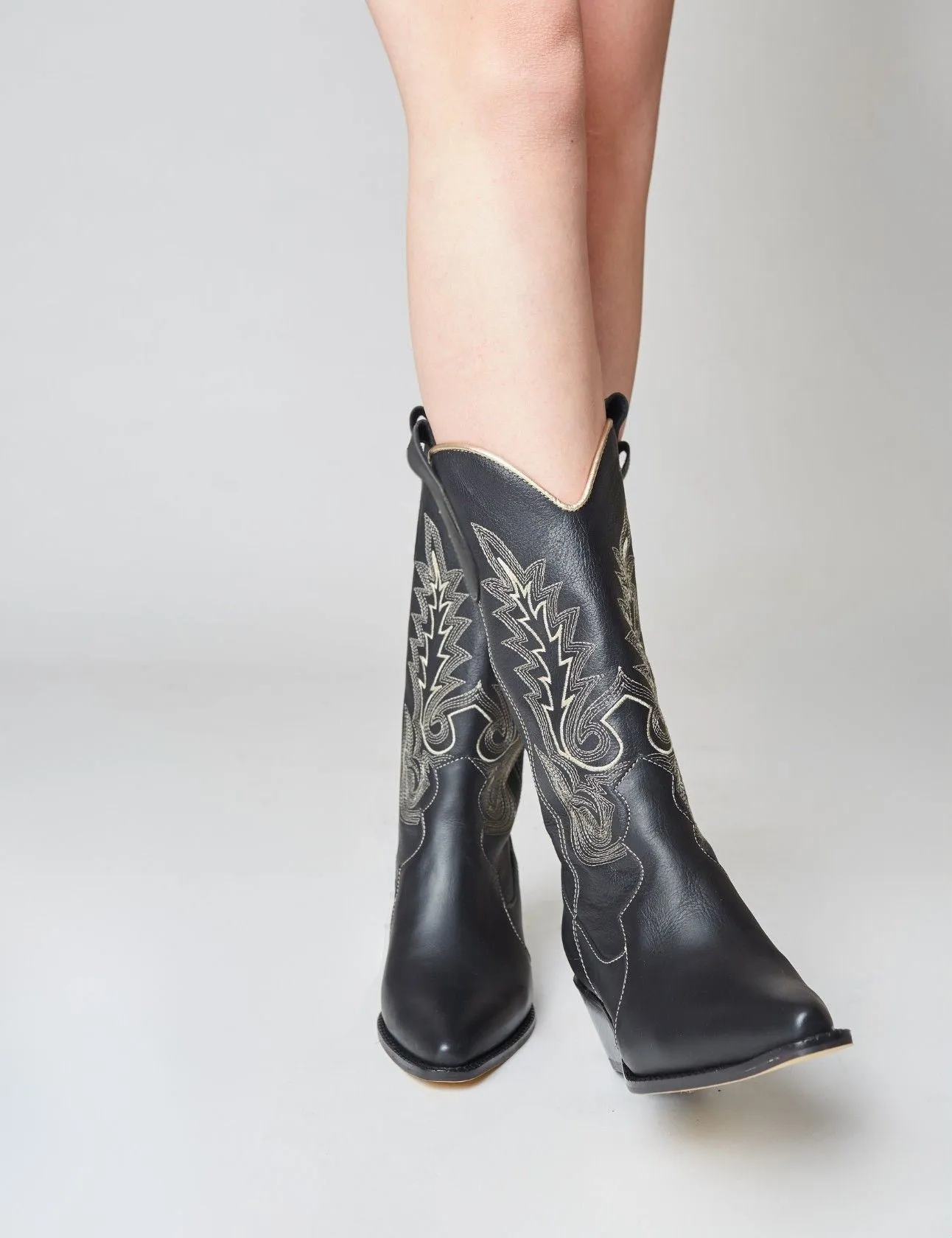 Loyal western cowboy boots in black leather women's shoes Non Skid Work Boots