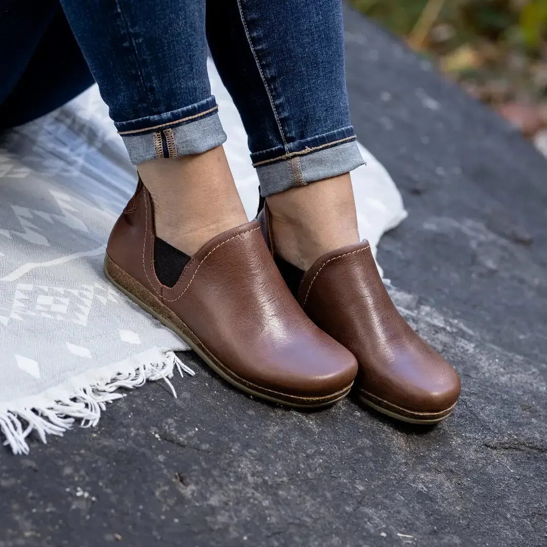 Buckle And Boots Women's Lieben Leather Chelsea Boot